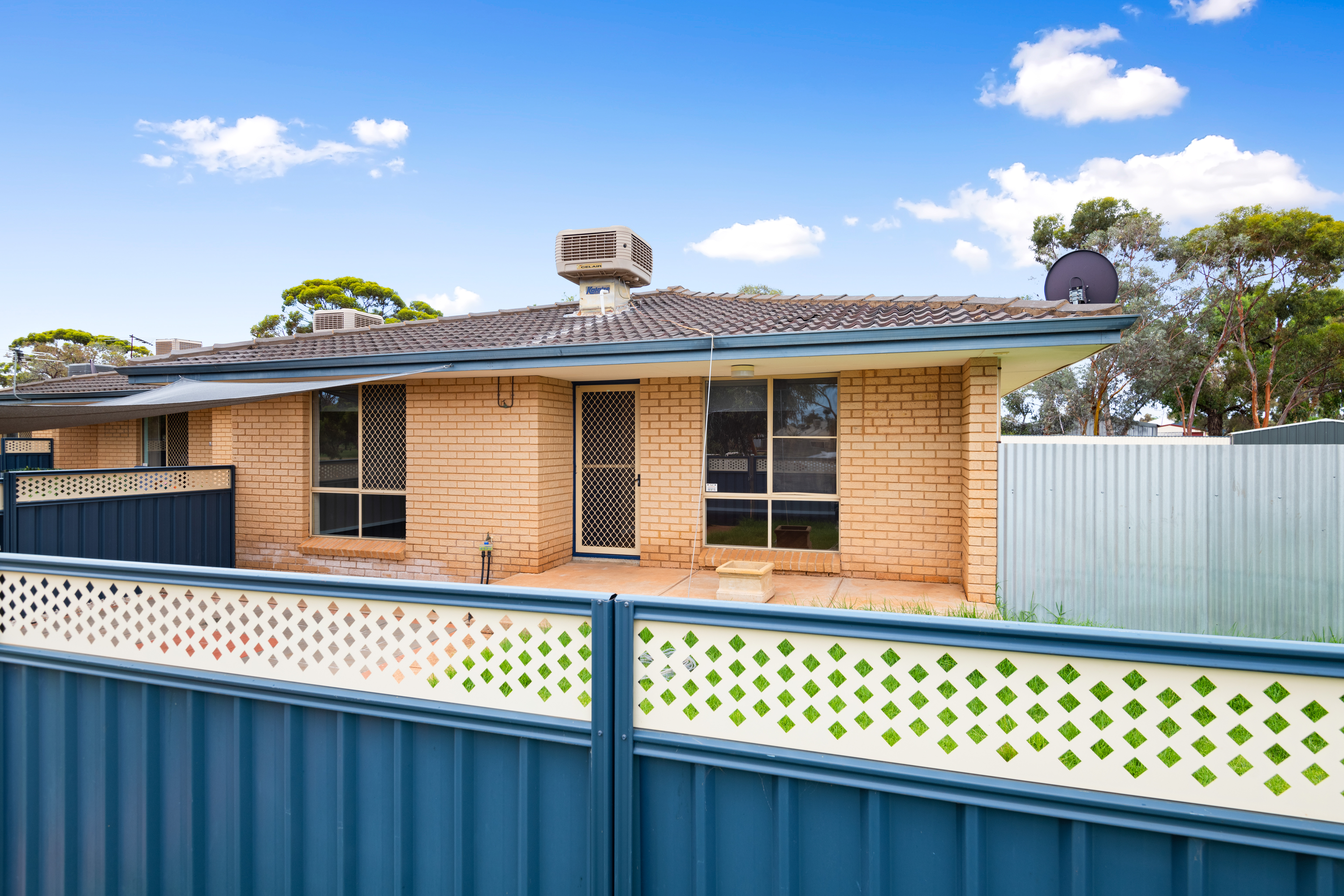 4/153 Addis Street, West Lamington, WA 6430 - Image 3