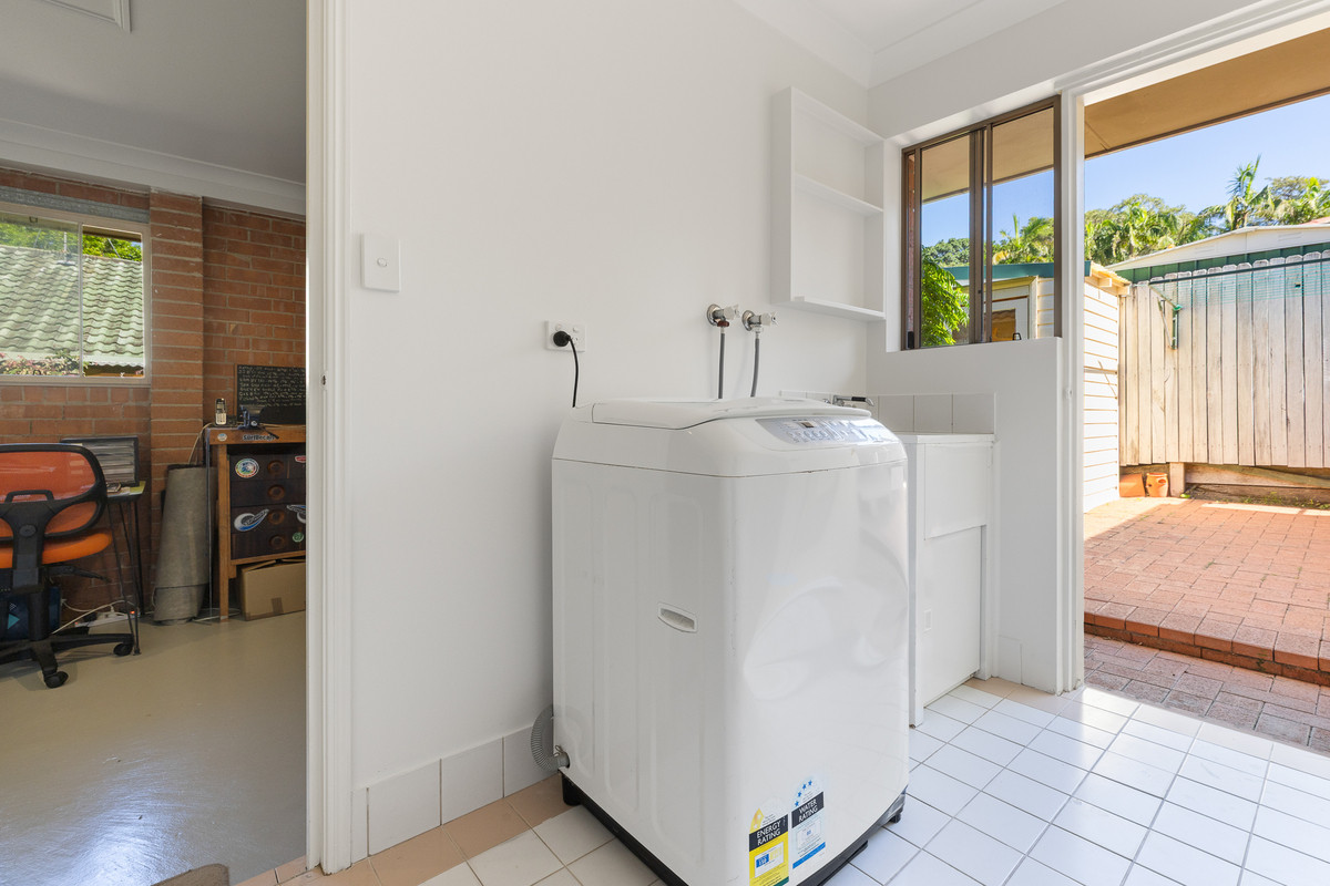 3-bedroom unit at 1/2 Hazelwood Close, Suffolk Park, NSW 2481, Byron, New South Wales