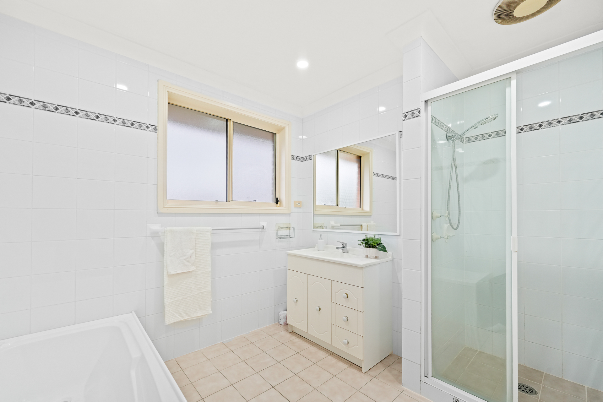 2 6-8 CARRINGTON STREET, WAHROONGA NSW 2076 - Image 2