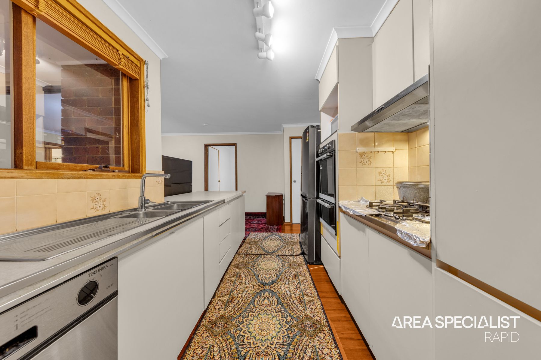 3-bedroom house at 5 BETH COURT, Hampton Park VIC 3976, Casey, Victoria