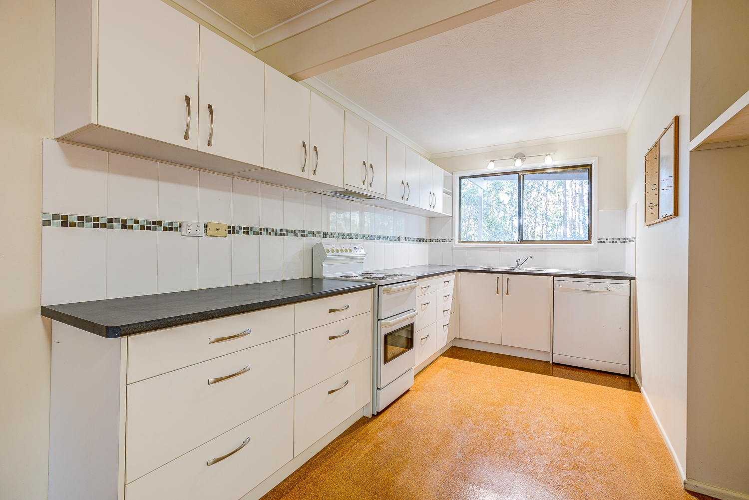 WHITECLIFFE 10 155 JOHN PAUL DRIVE, SPRINGWOOD QLD 4127 - Image 2