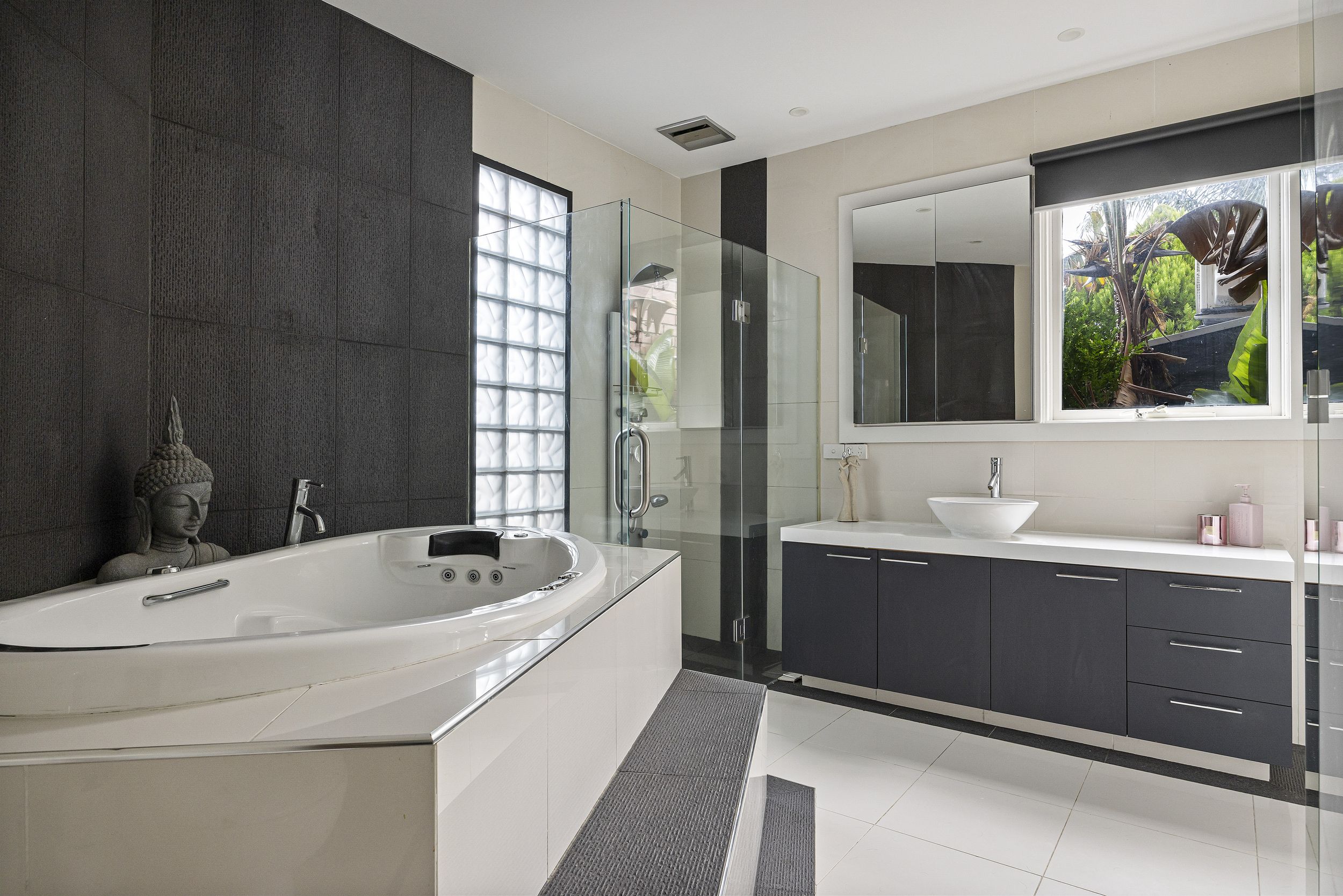 5-bedroom house at 42 PETRIK DRIVE, Keilor VIC 3036, Brimbank, Victoria