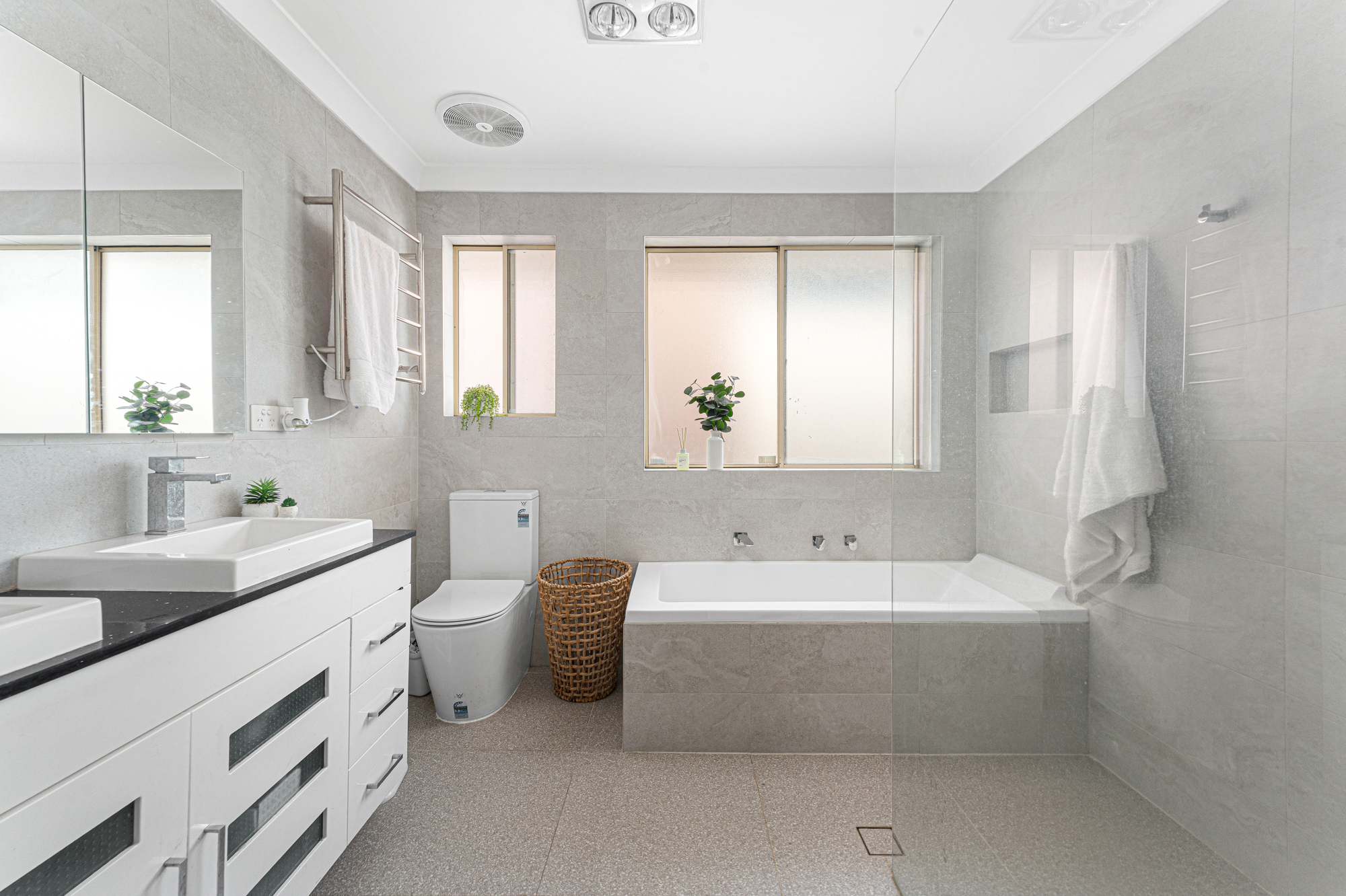 33 Harwood Circuit, Glenmore Park NSW 2745 - Image 5