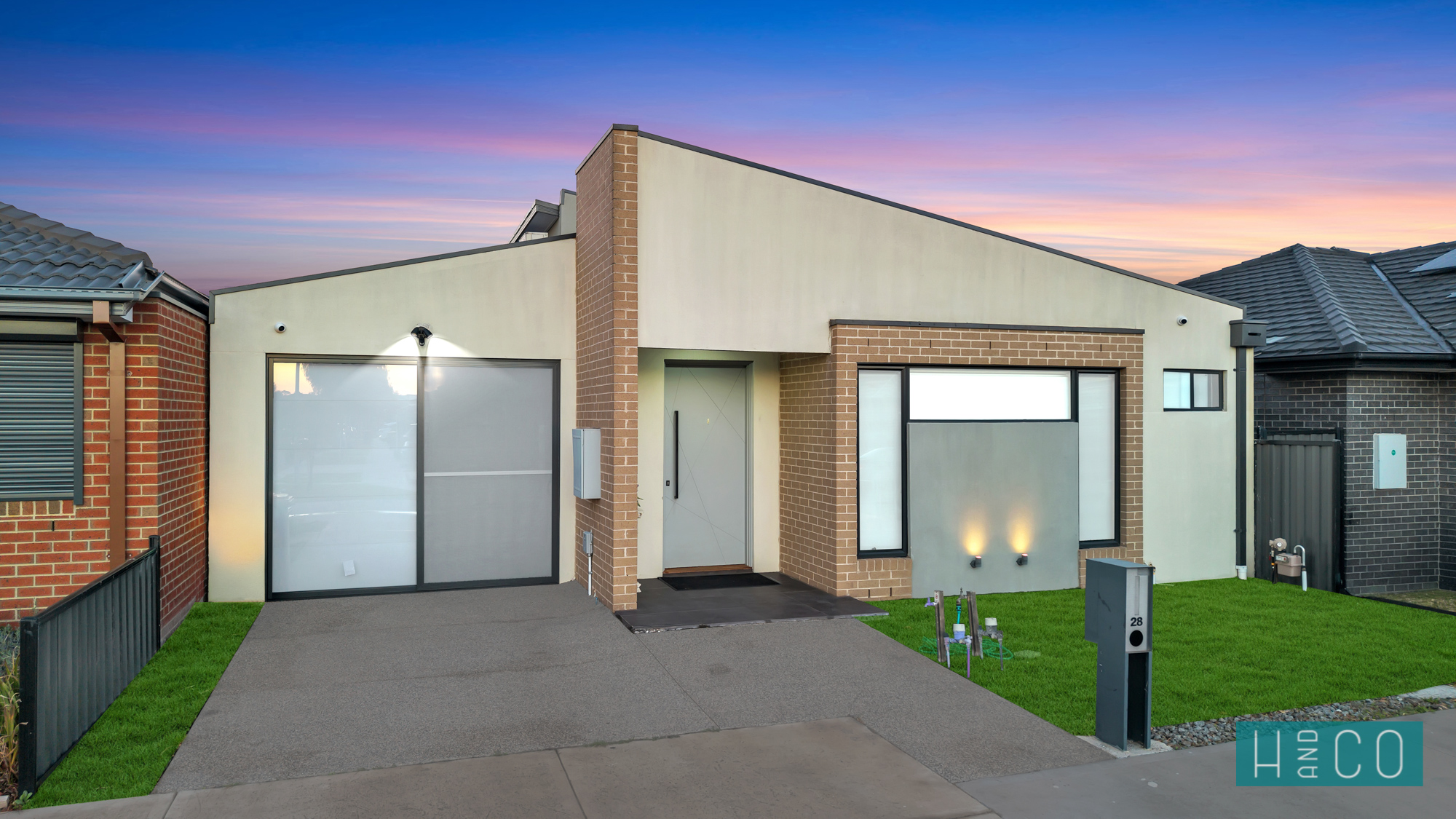 28 RIALTO CIRCUIT, Craigieburn VIC 3064 - Image 1