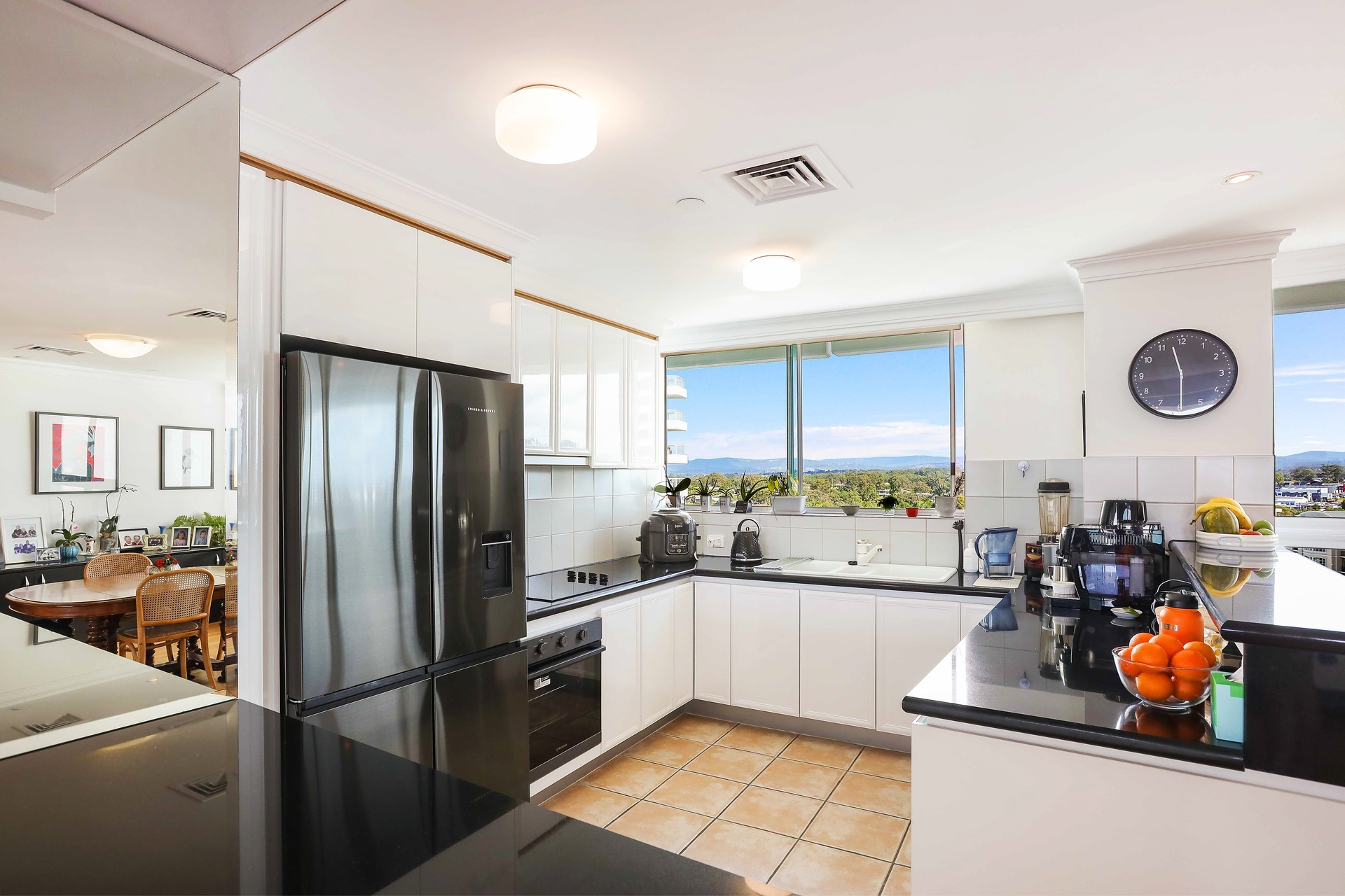 14 75 BRIGHTON PARADE, SOUTHPORT QLD 4215 - Image 8