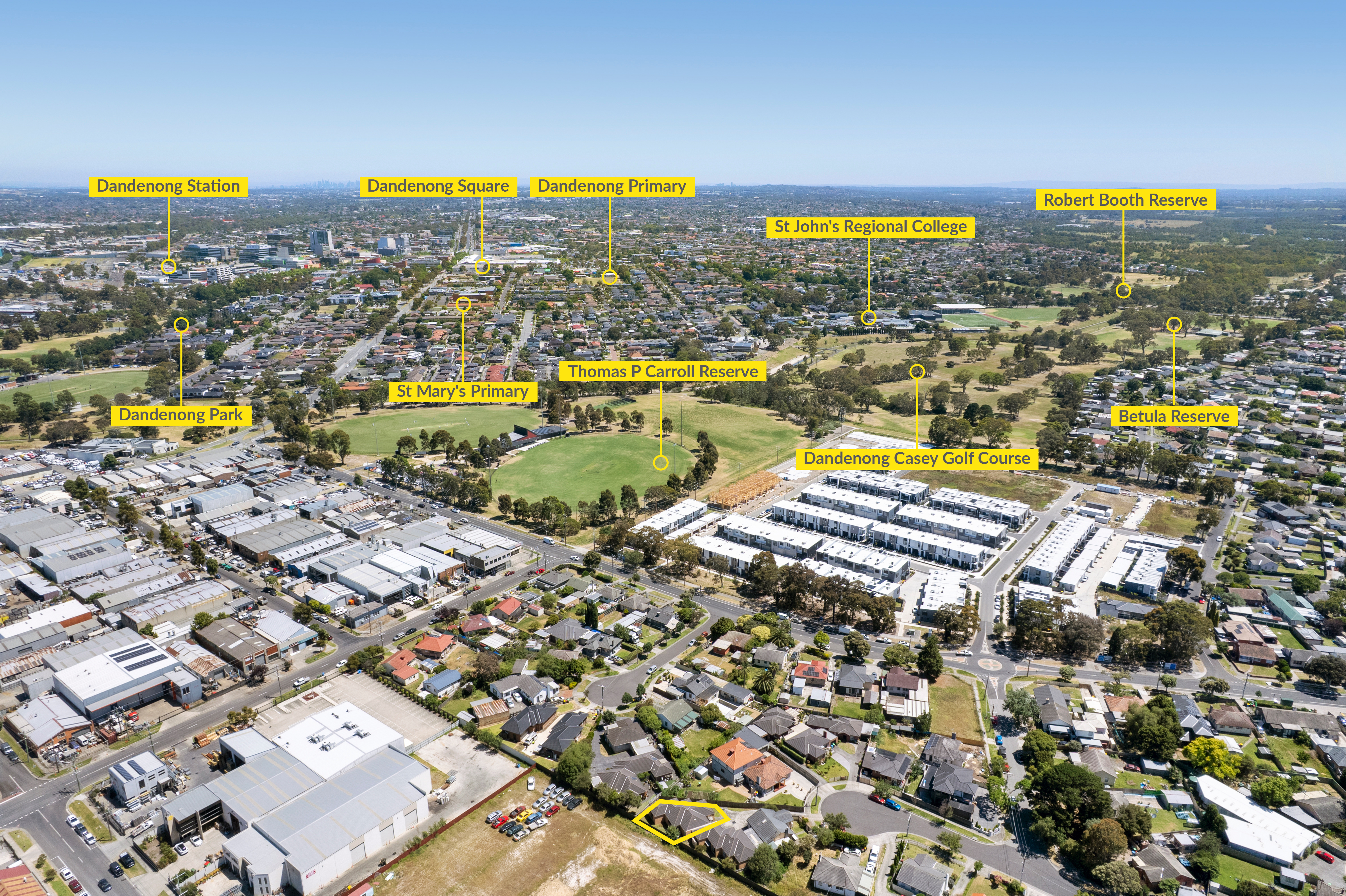 3-bedroom unit at 3 77 WATTLE DRIVE, DOVETON VIC 3177, Casey, Victoria