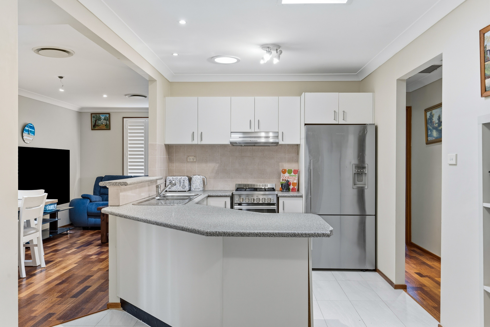 8 Daviesia Place, Glenmore Park, NSW 2745 - Image 3