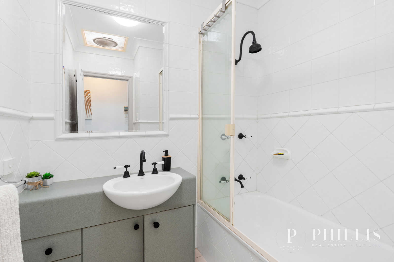 3-bedroom unit at 42 SHINNECOCK CLOSE, Hope Island QLD 4212, Gold Coast, Queensland