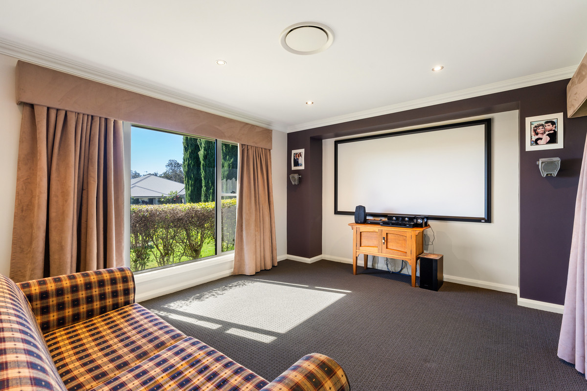 14 CURRAWONG STREET, Rangeville QLD 4350 - Image 5