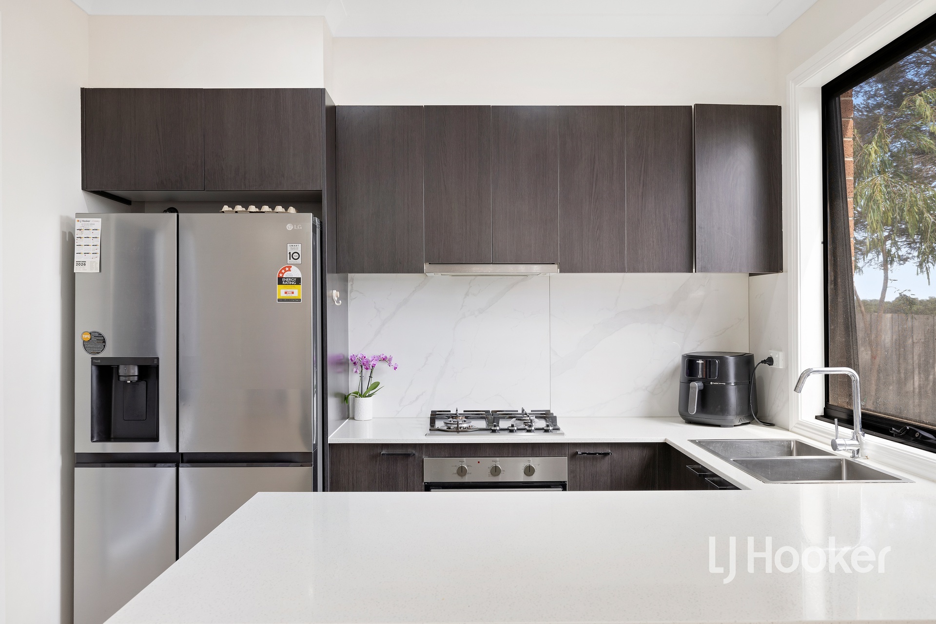 2 29 WILLOW DRIVE, HAMPTON PARK VIC 3976 - Image 2