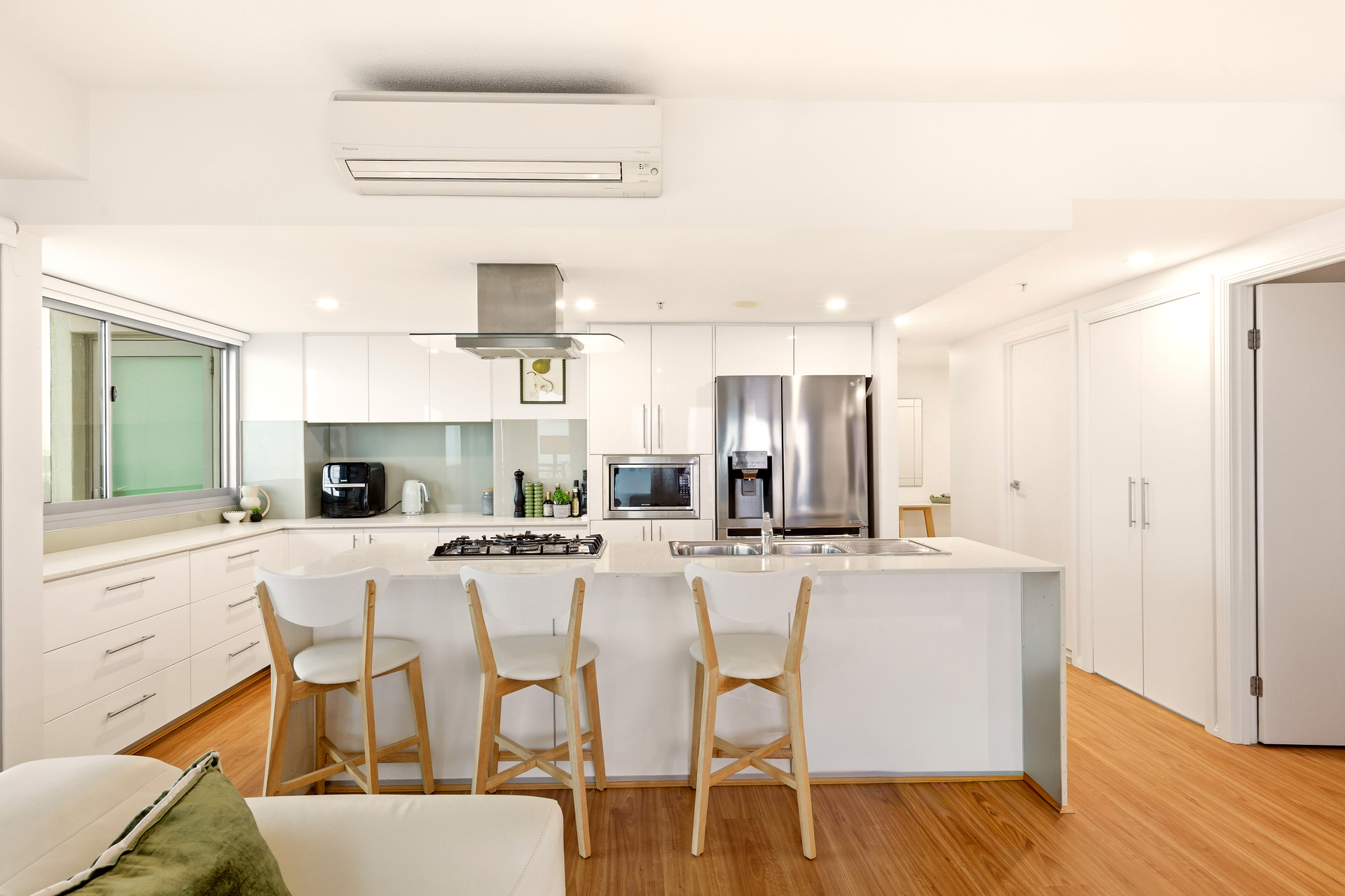 1004 185 REDCLIFFE PARADE, REDCLIFFE QLD 4020 - Image 6