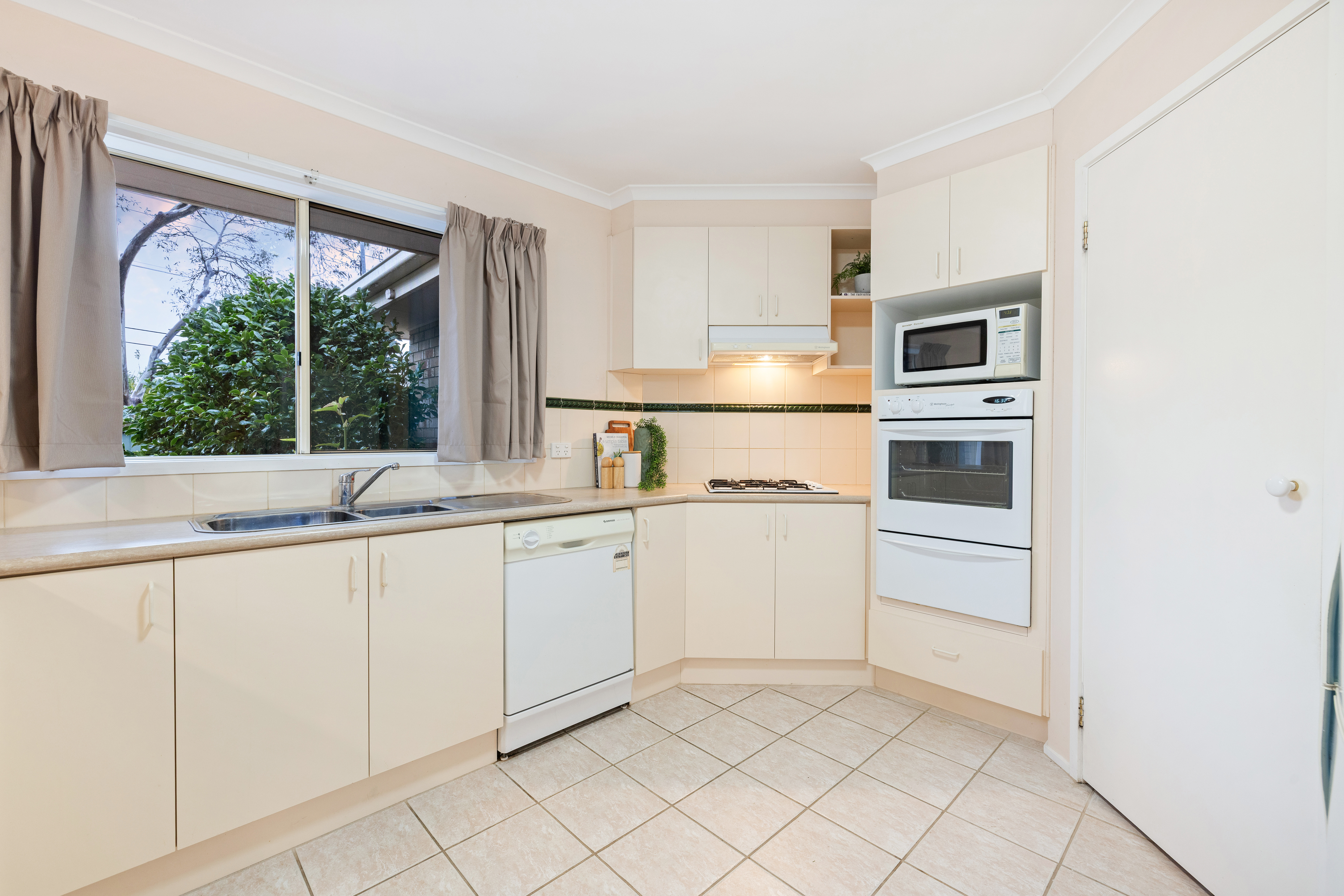 3-bedroom house at 49 DOYSAL AVENUE, Ferntree Gully VIC 3156, Knox, Victoria