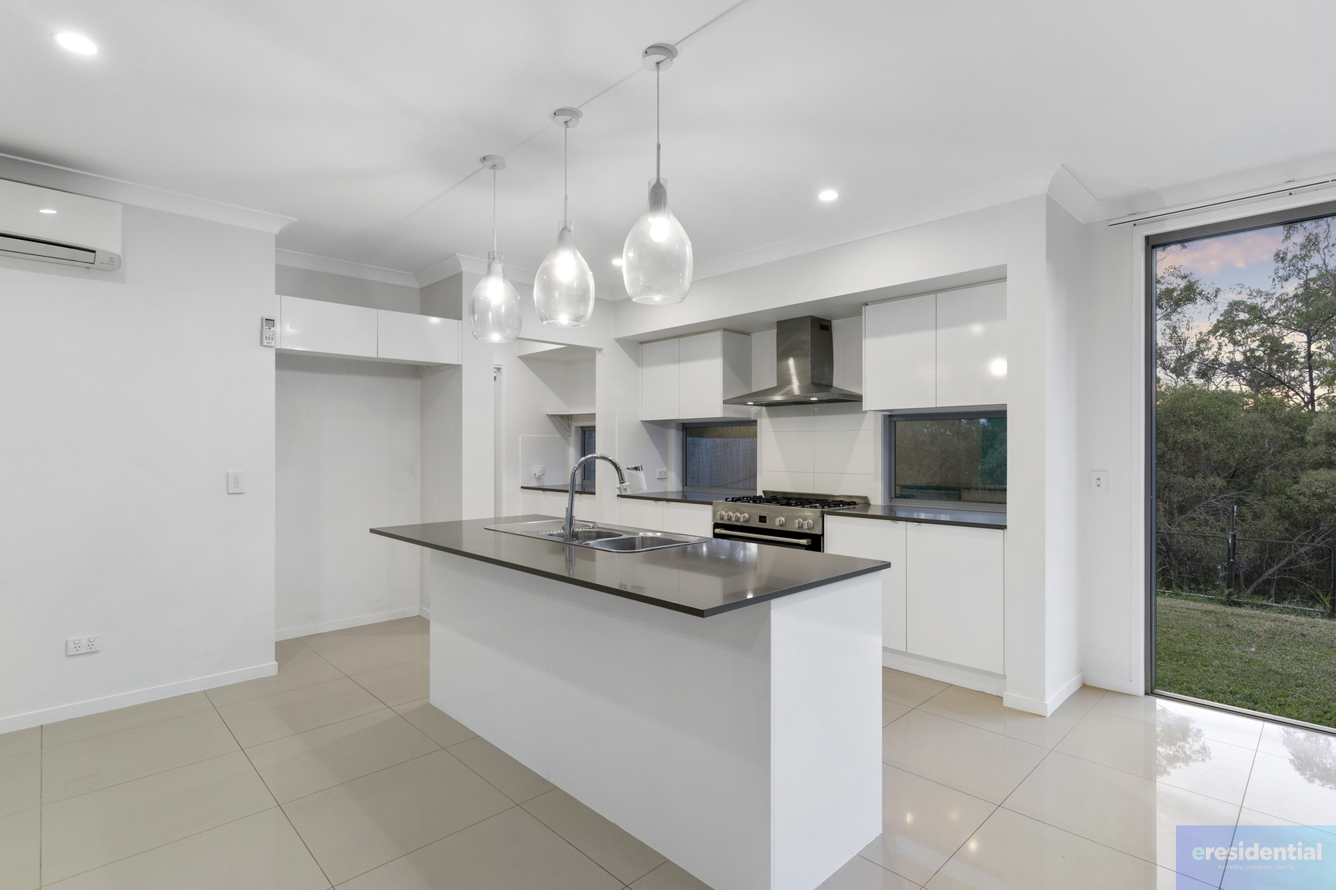 36 VARGON CIRCUIT, Holmview QLD 4207 - Image 8