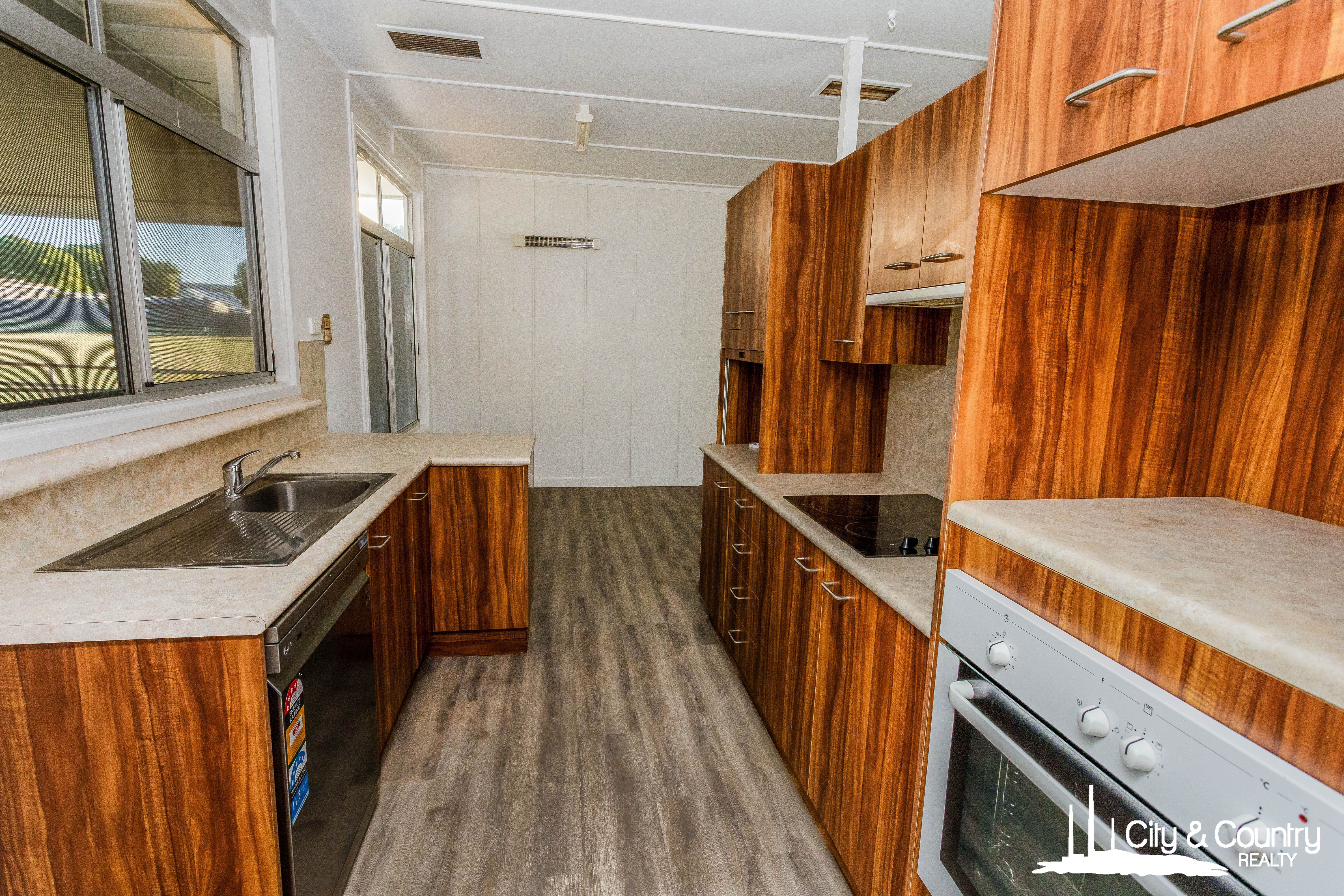 1 Milne Bay Road, Soldiers Hill, QLD 4825 - Image 4