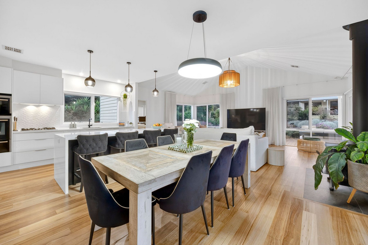 67 AQUARIUS AVENUE, Torquay VIC 3228 - Image 8