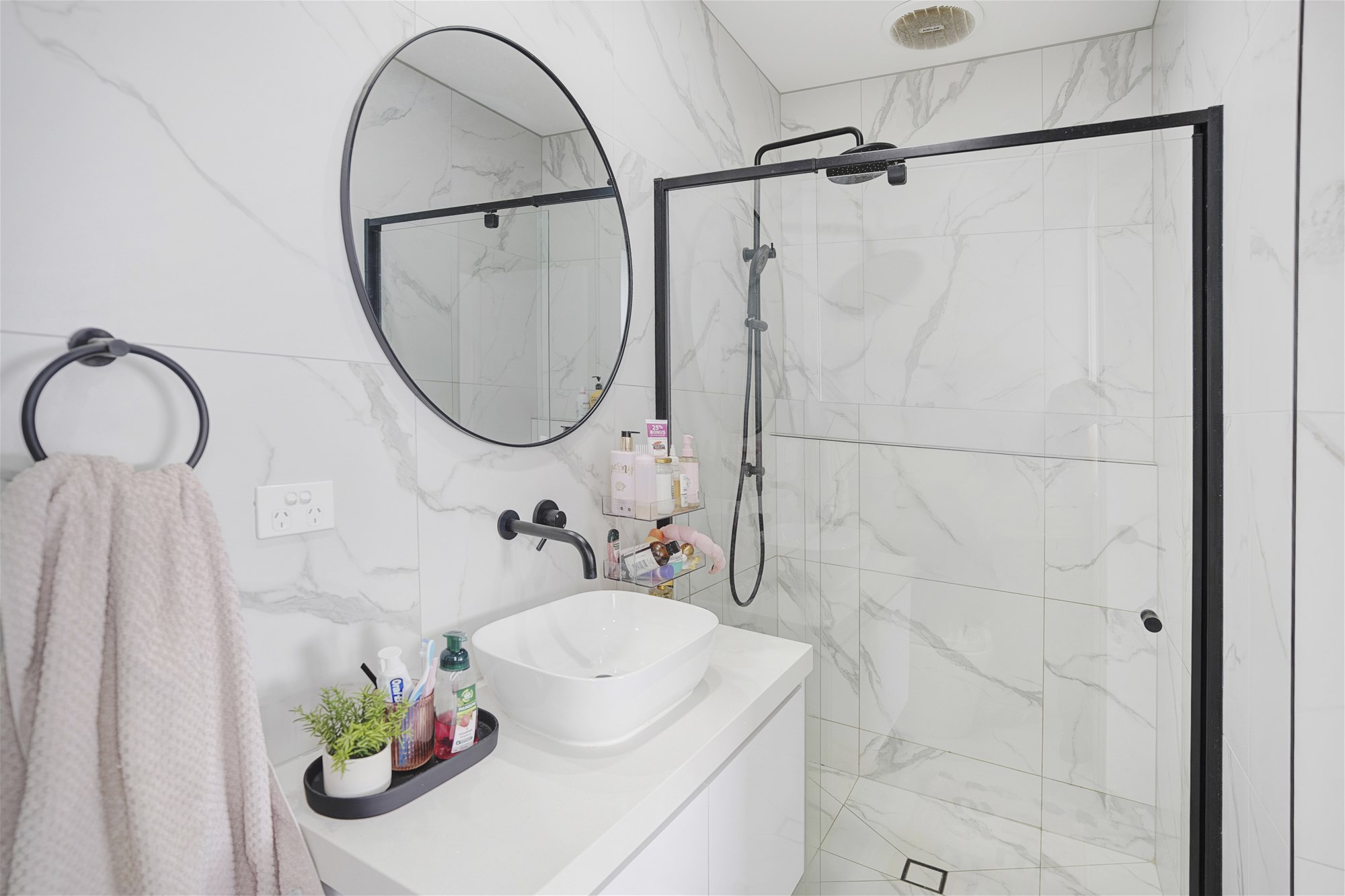 3-bedroom unit at 34 Bridgehaven Drive, Craigieburn, VIC 3064, Whittlesea, Victoria