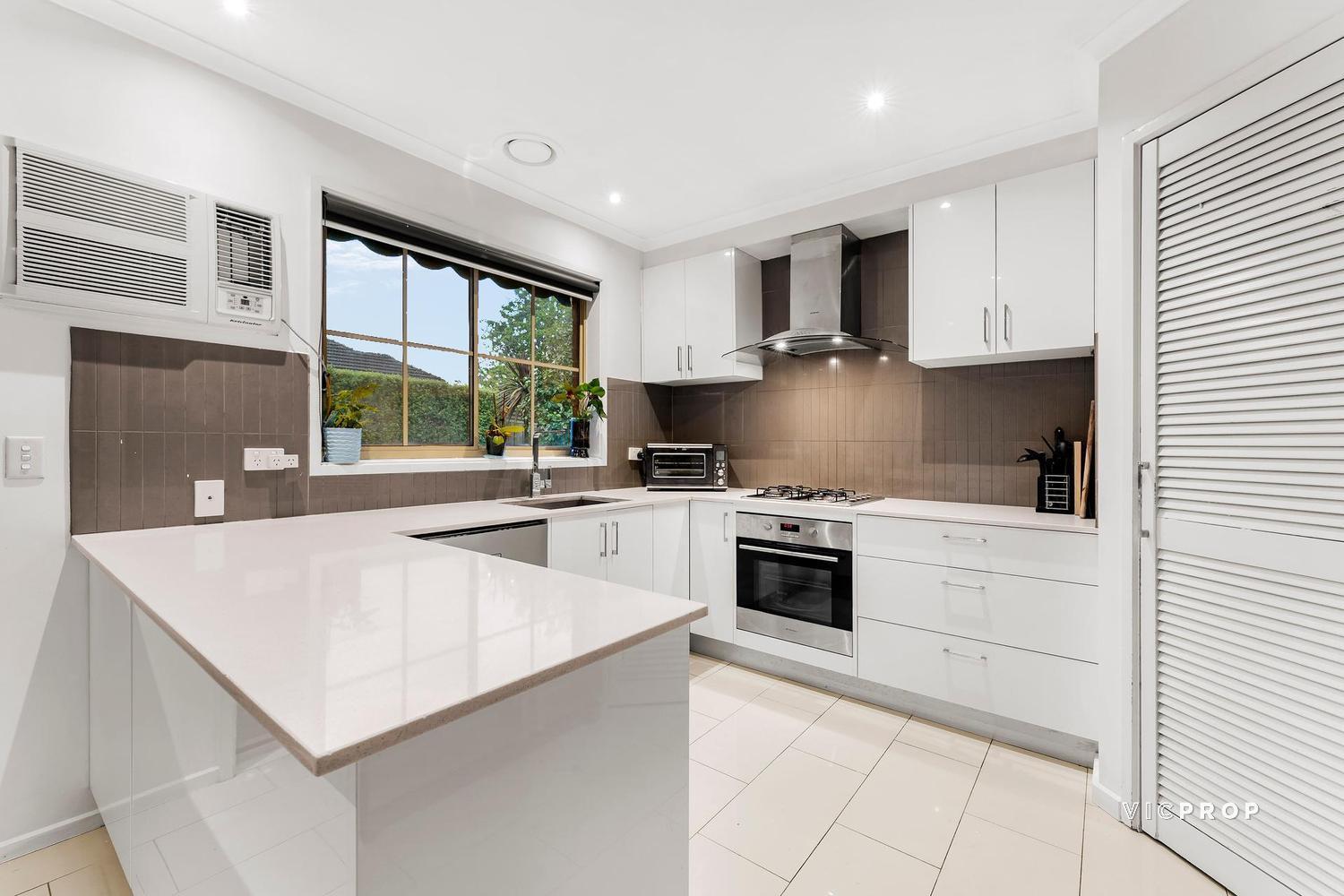 2-bedroom unit at 5 85 MCCRAE ROAD, ROSANNA VIC 3084, Banyule, Victoria