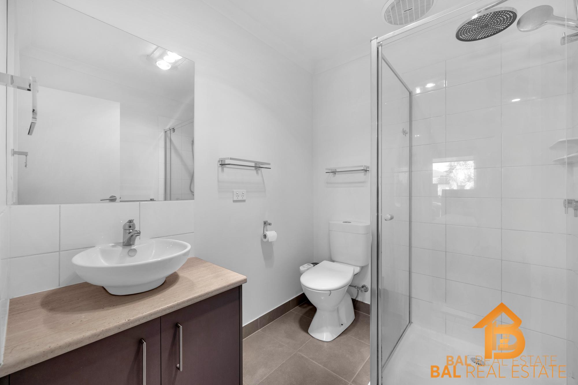 12 Fisher Court, Werribee, VIC 3030 - Image 5