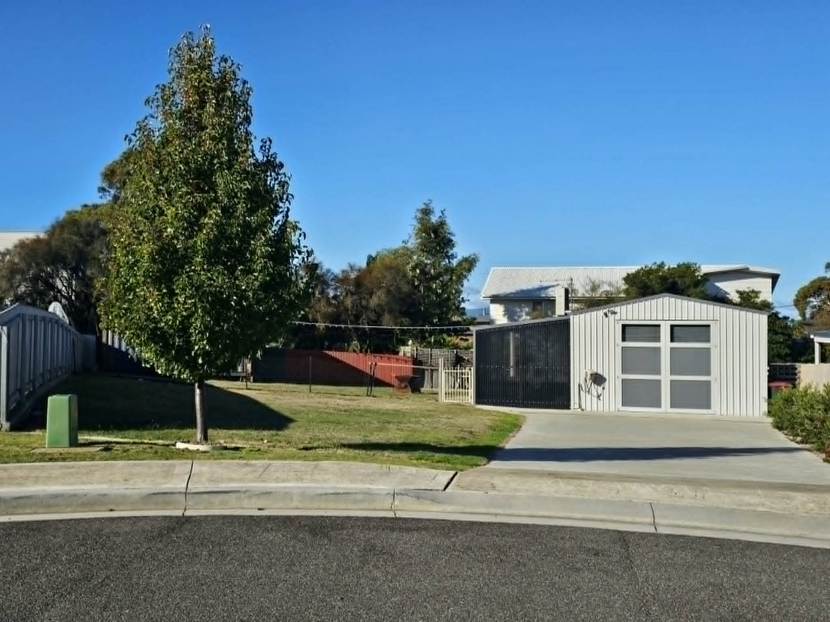 4 Maddie Court, Swansea, Tas, 7190 - Image 1
