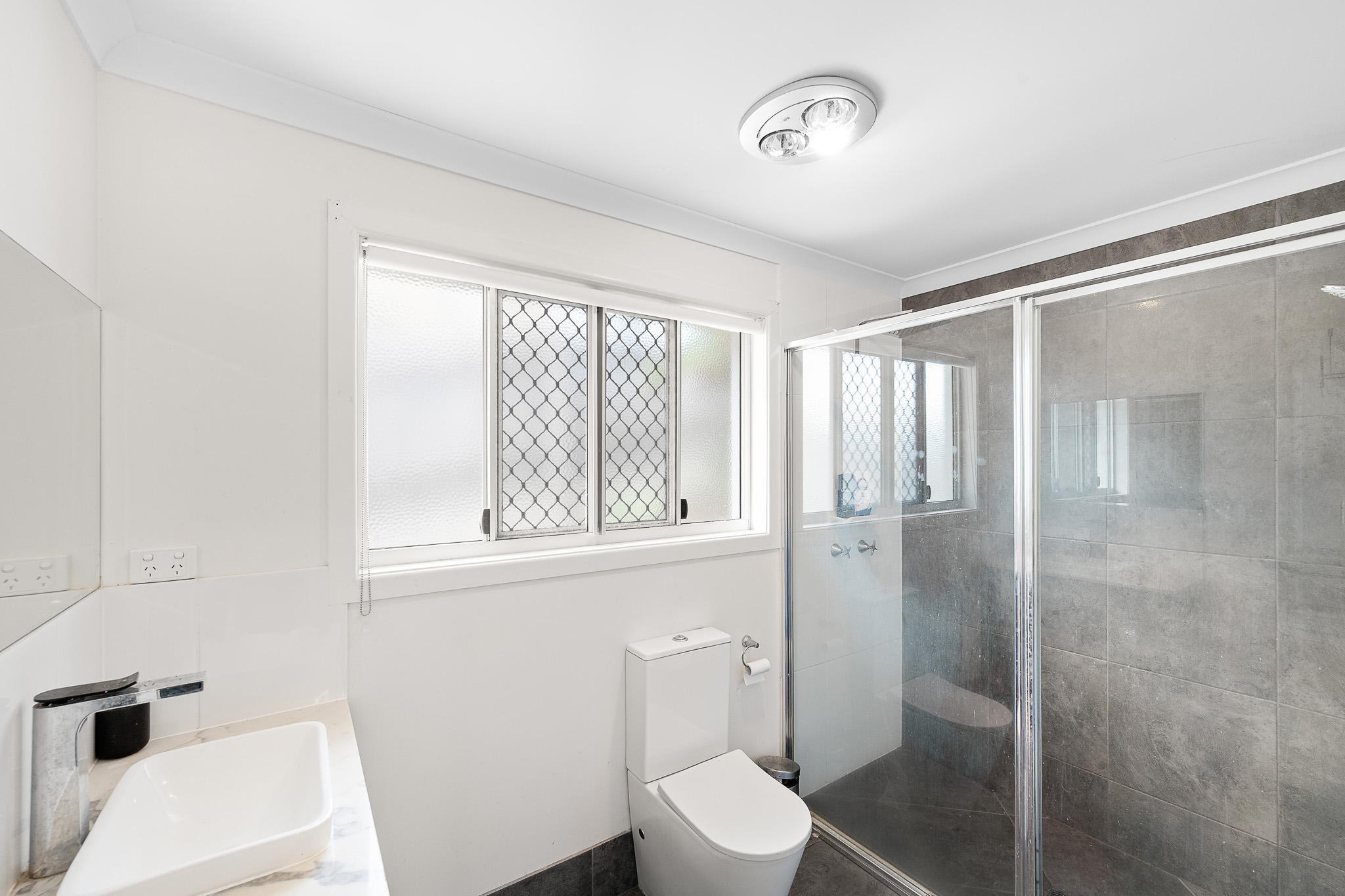 5 DOLPHIN TERRACE, South Gladstone QLD 4680 - Image 8