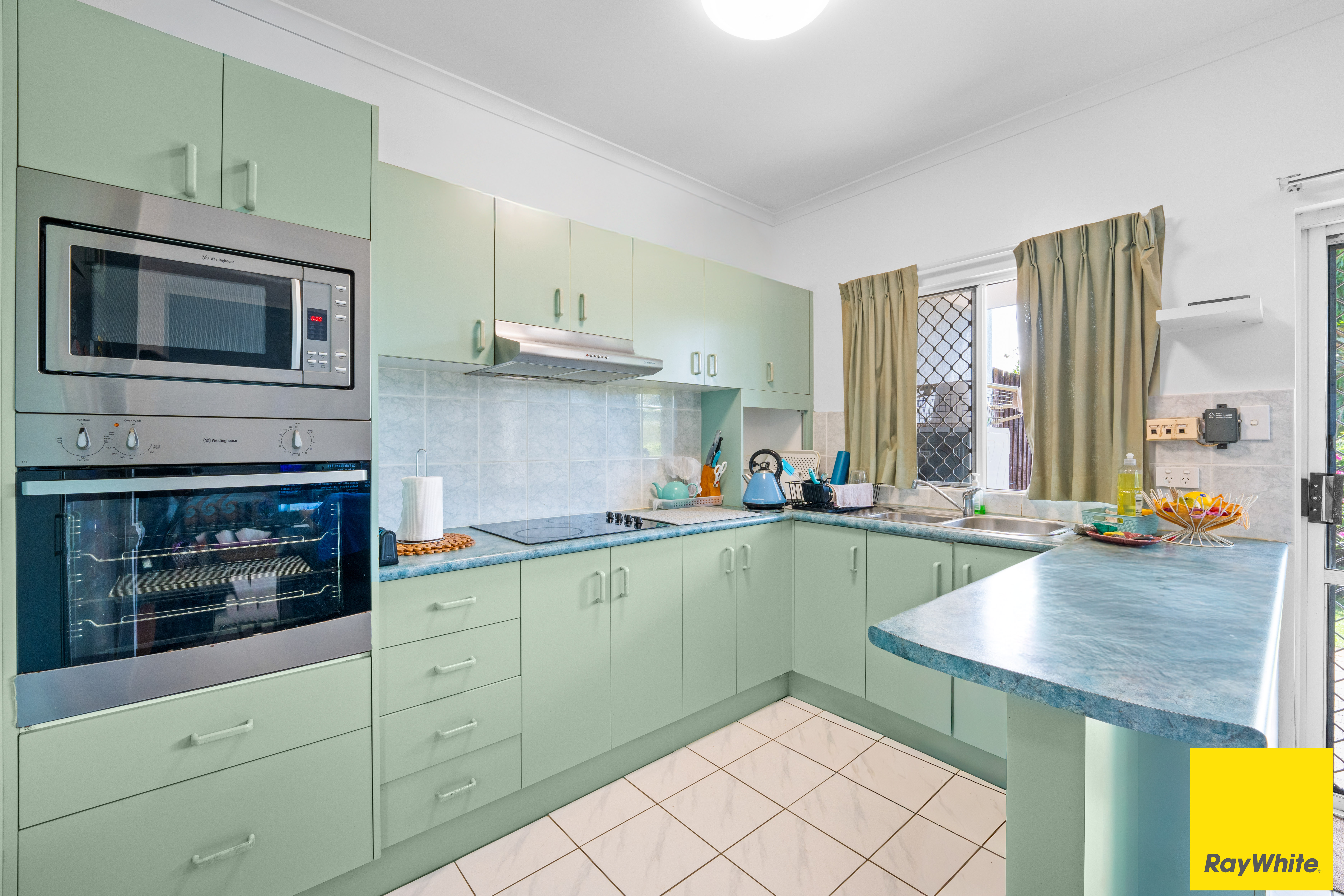 4/10 Brown Street, Woree, QLD 4868 - Image 2