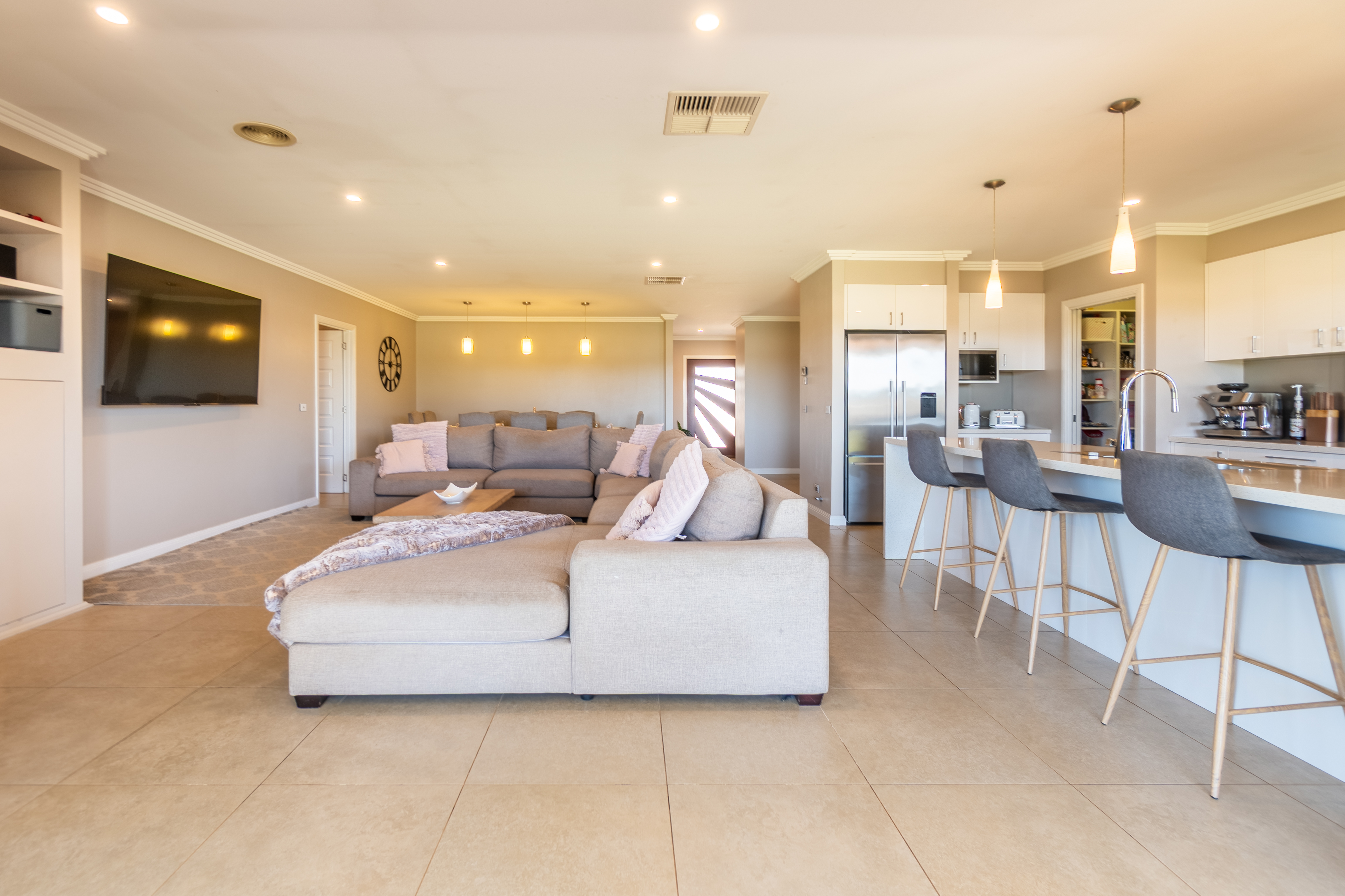 5-bedroom house at 9 Evatt Street, Temora, NSW 2666, Temora, New South Wales