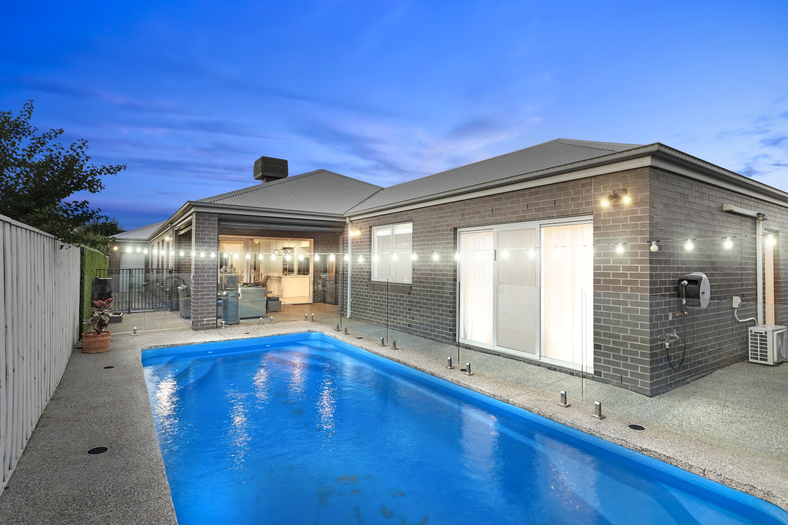 6-bedroom house at 8 Sugarloaf Grove, Werribee, VIC 3030, Wyndham, Victoria