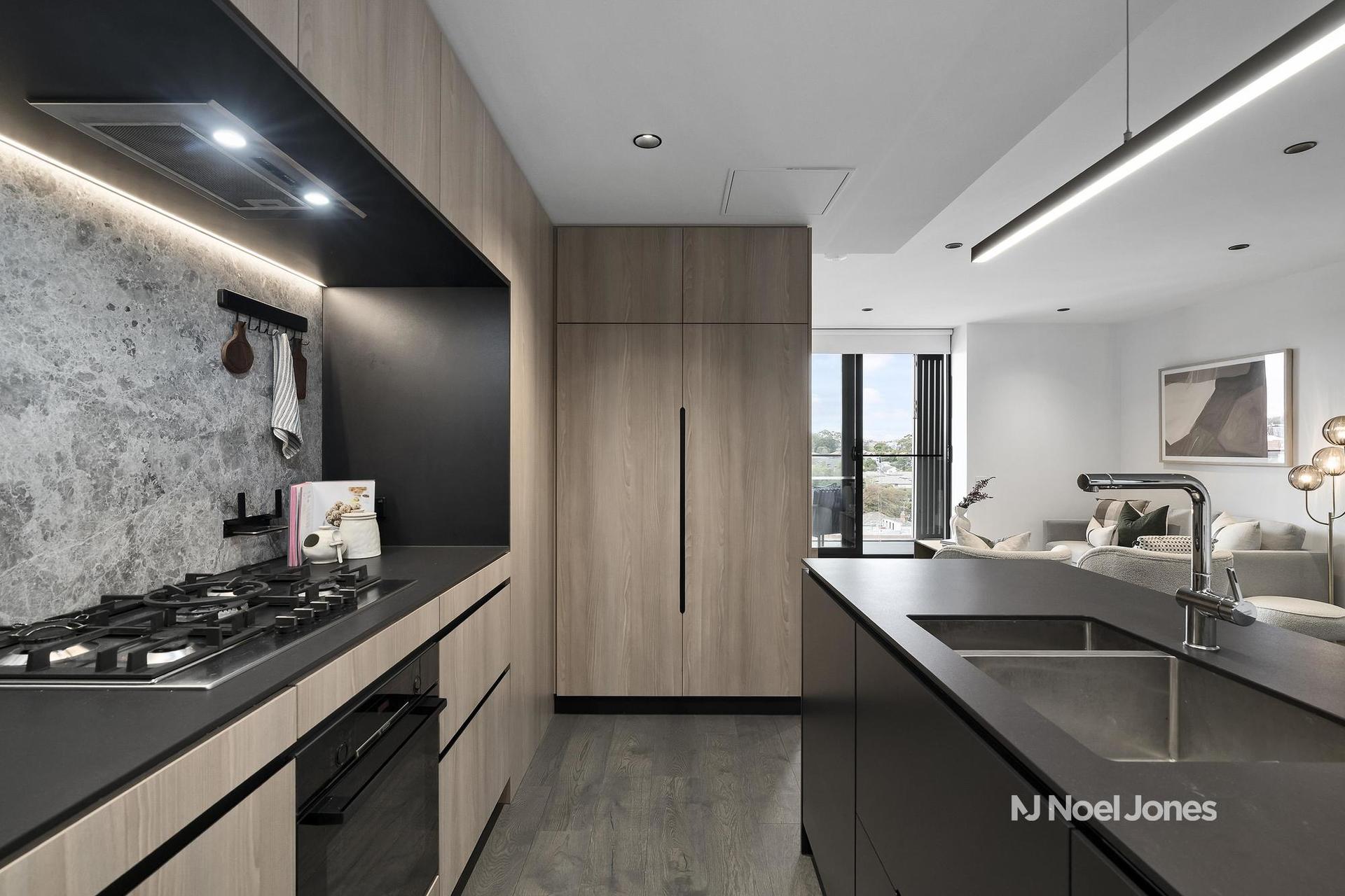 UNIT 605 112 HIGH STREET SOUTH, Kew VIC 3101 - Image 4