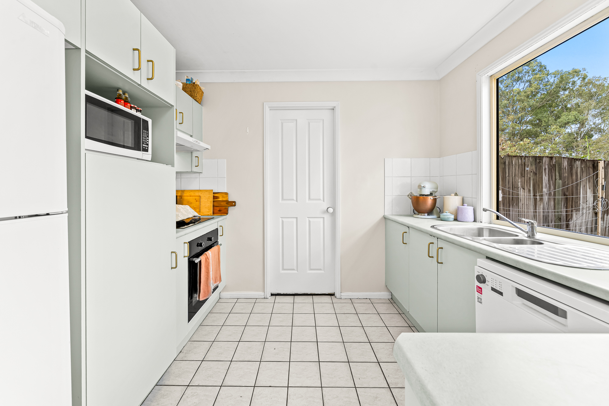 3-bedroom unit at 62 40 GLENEFER STREET, RUNCORN QLD 4113, Brisbane, Queensland
