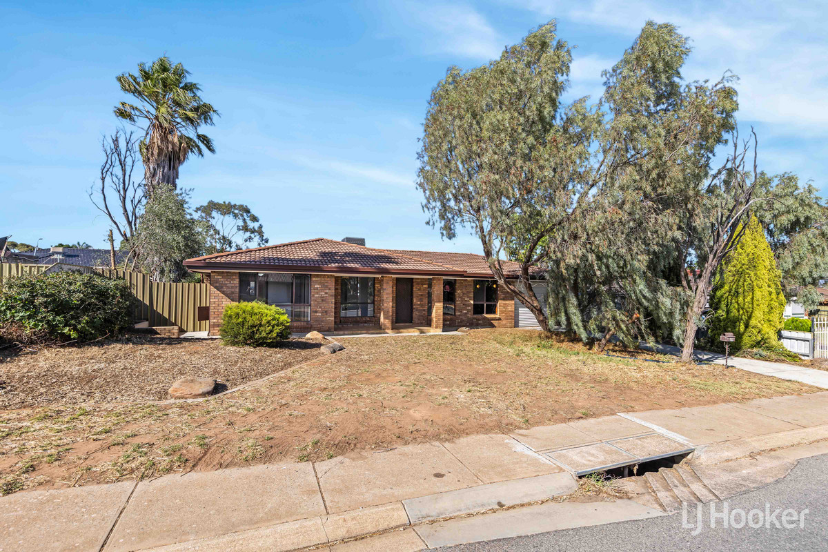 59 Tareena Street, Craigmore, SA 5114 - Image 2