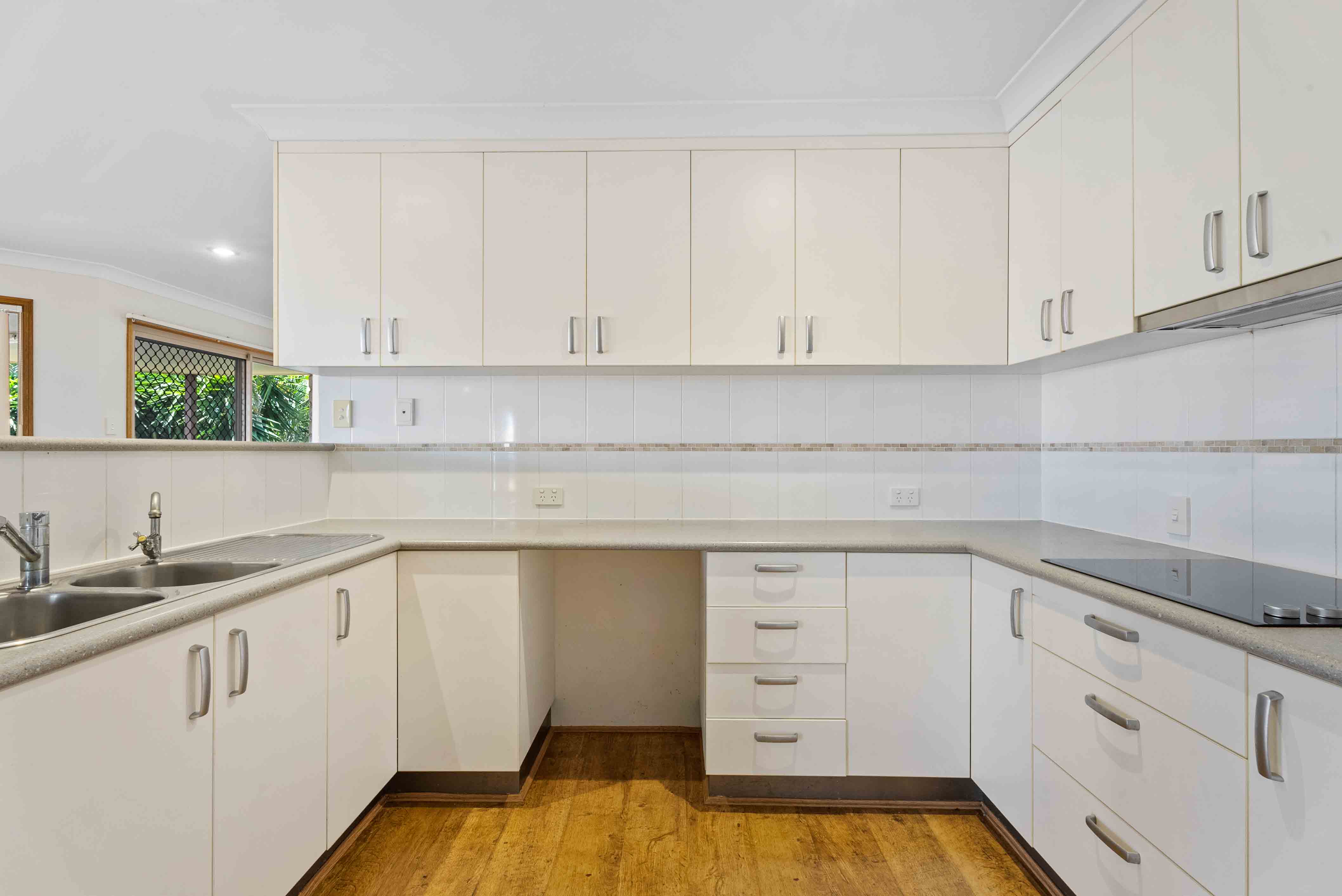 10 Queensbury Grove, Urraween, QLD 4655 - Image 4
