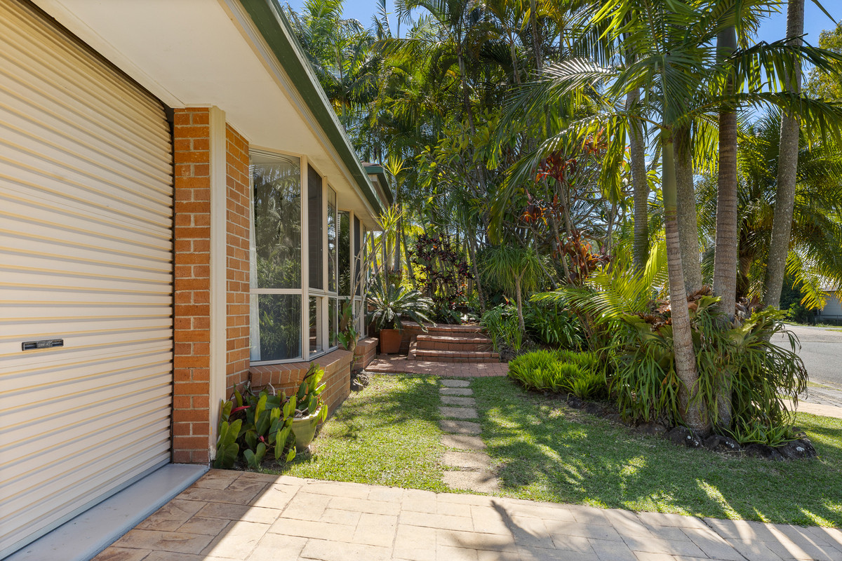 1/2 Hazelwood Close, Suffolk Park, NSW 2481 - Image 4