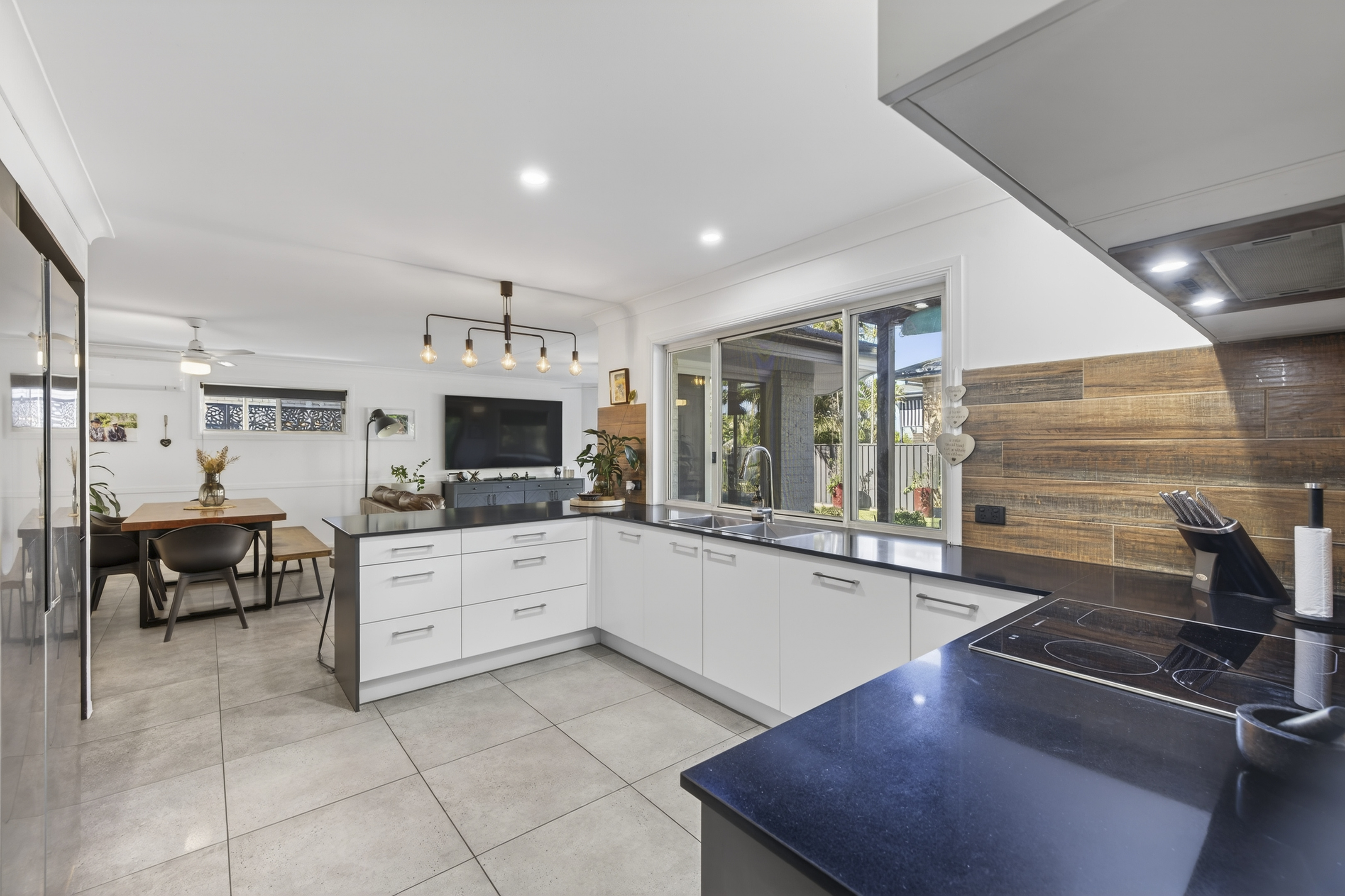 5-bedroom house at 17 Paranka Drive North, Cleveland, Qld, 4163, Redland, Queensland