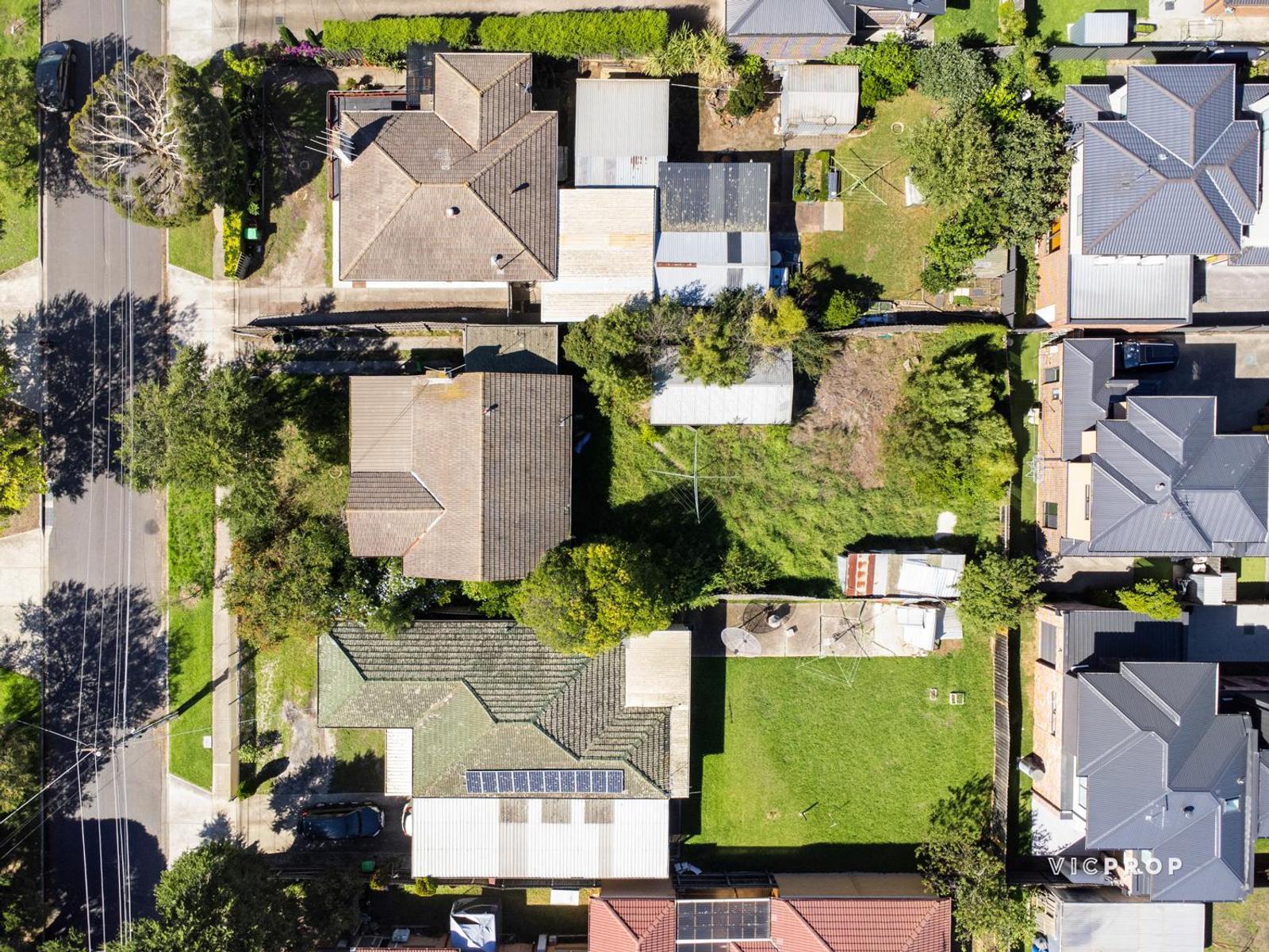 37 MCLENNAN STREET, Braybrook VIC 3019 - Image 2