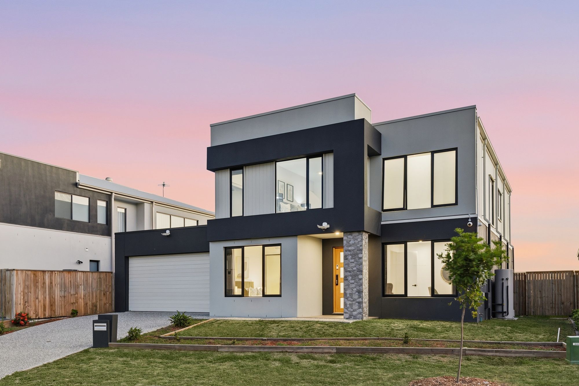 7 Kinwarton Crescent, Calamvale, Qld, 4116 - Image 2