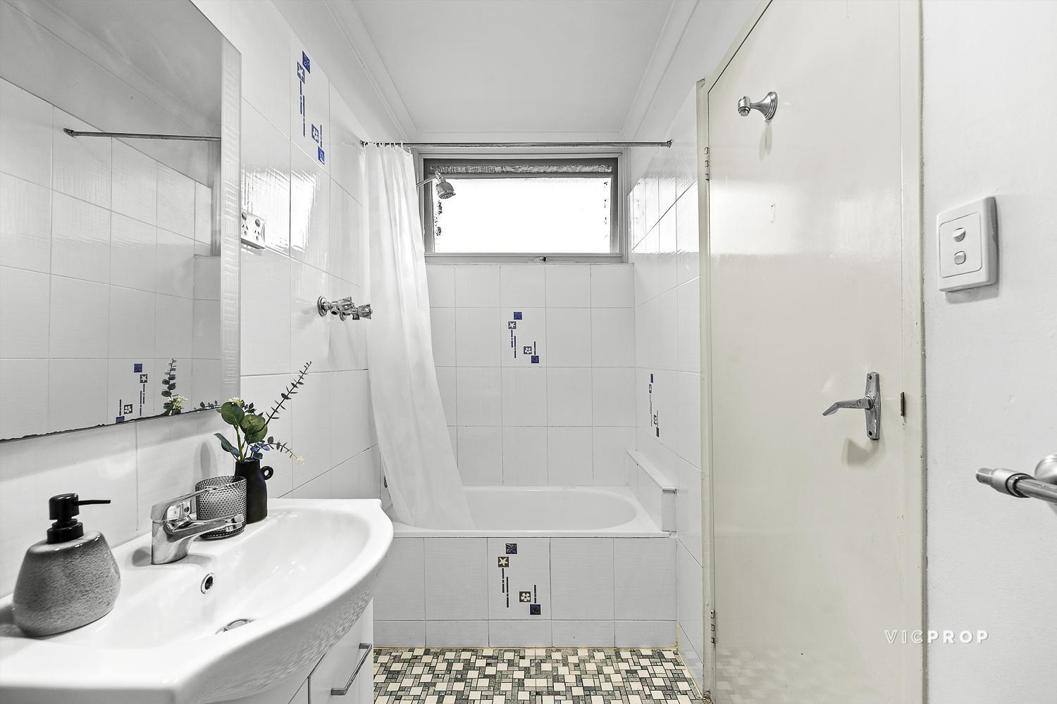 8 614 MORELAND ROAD, BRUNSWICK WEST VIC 3055 - Image 7