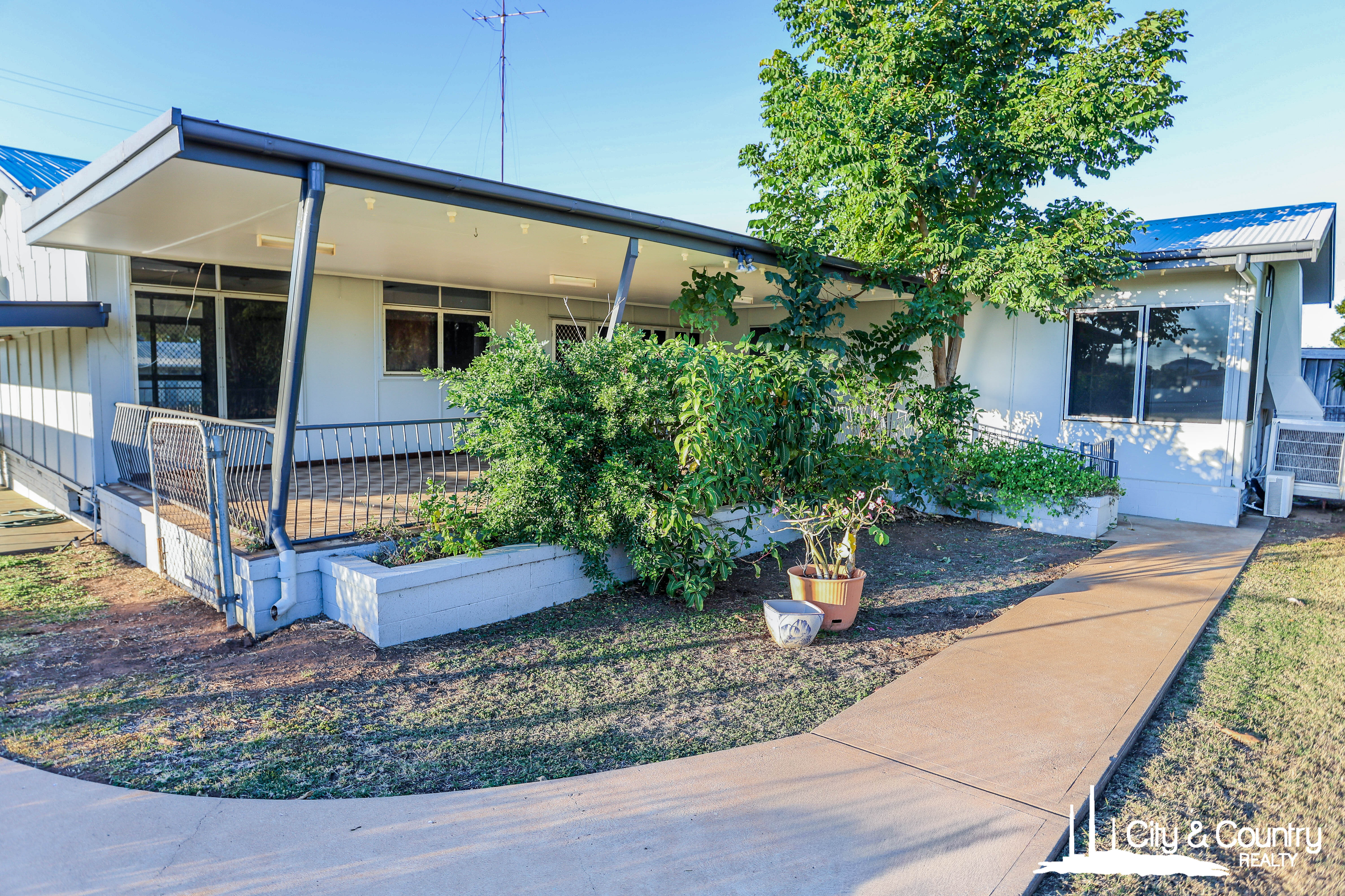 1 Milne Bay Road, Soldiers Hill, QLD 4825 - Image 2