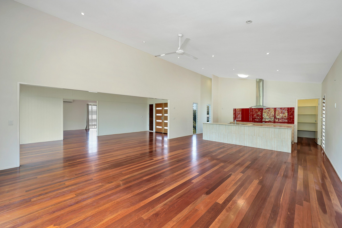 178 KINGFISHER PARADE, Toogoom QLD 4655 - Image 5
