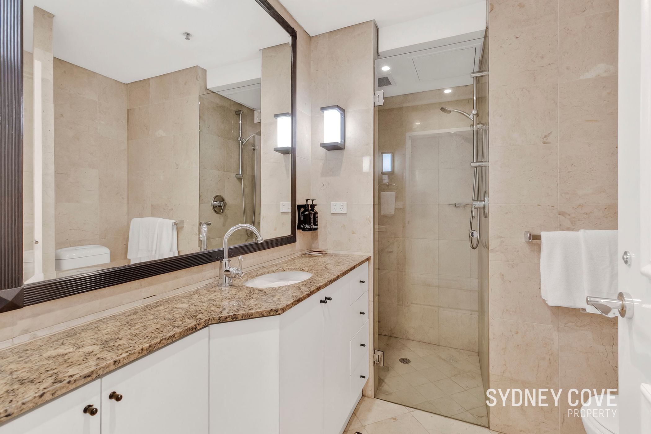 1-bedroom unit at 1006/2 Bond Street, Sydney, NSW 2000, Sydney, New South Wales