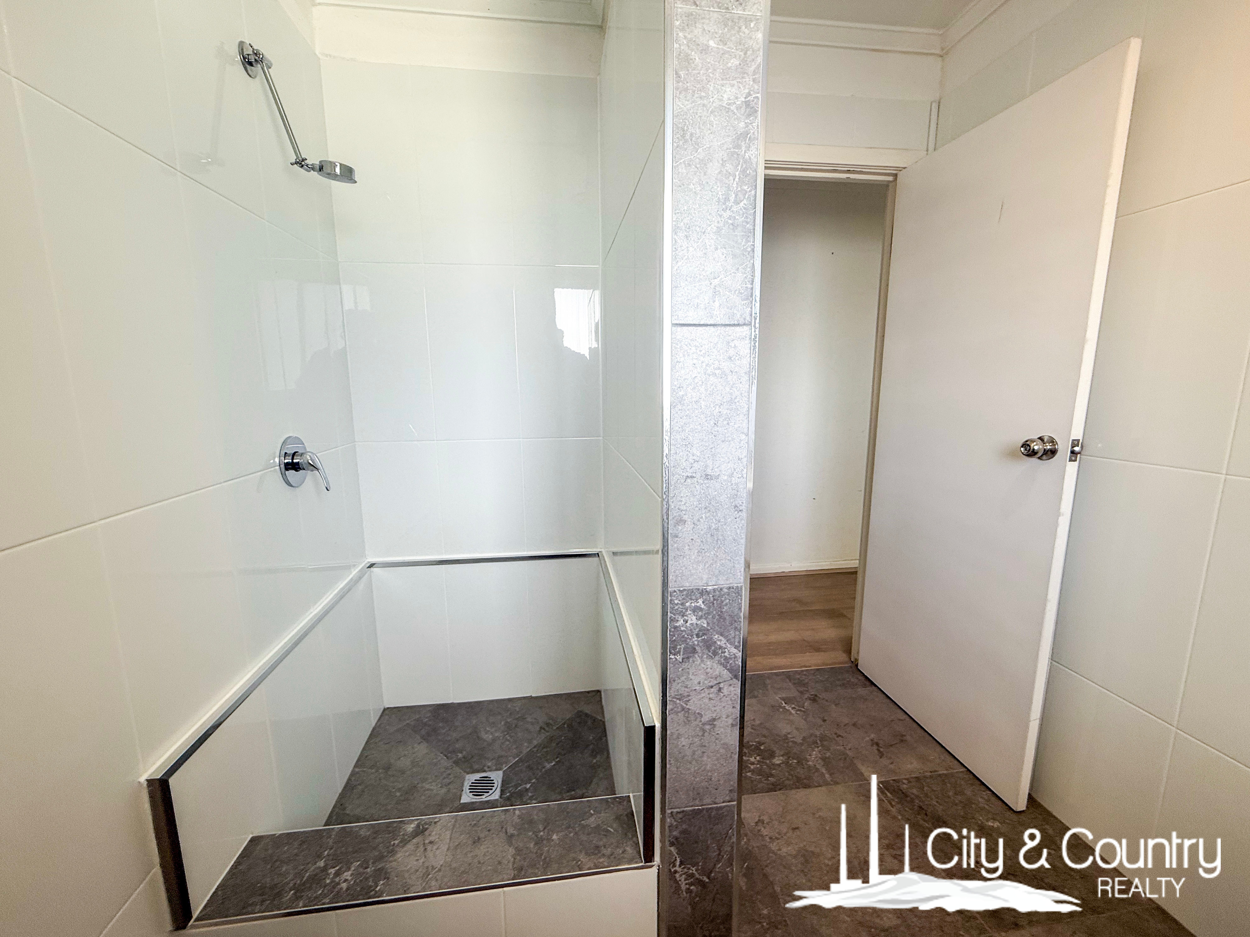 4 Emerald Street, Happy Valley, QLD 4825 - Image 3