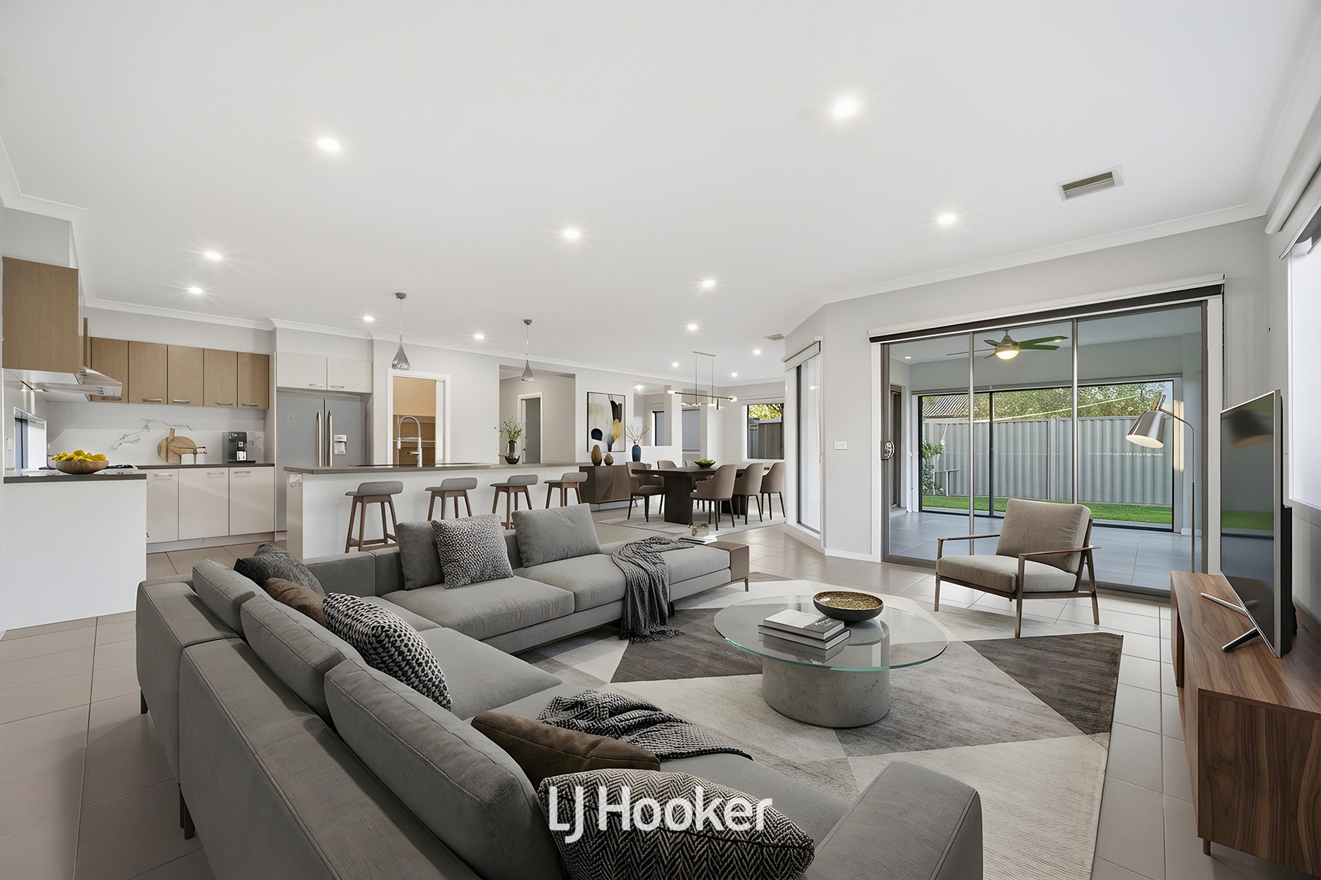 19 MCEWAN DRIVE, Cranbourne East VIC 3977 - Image 3