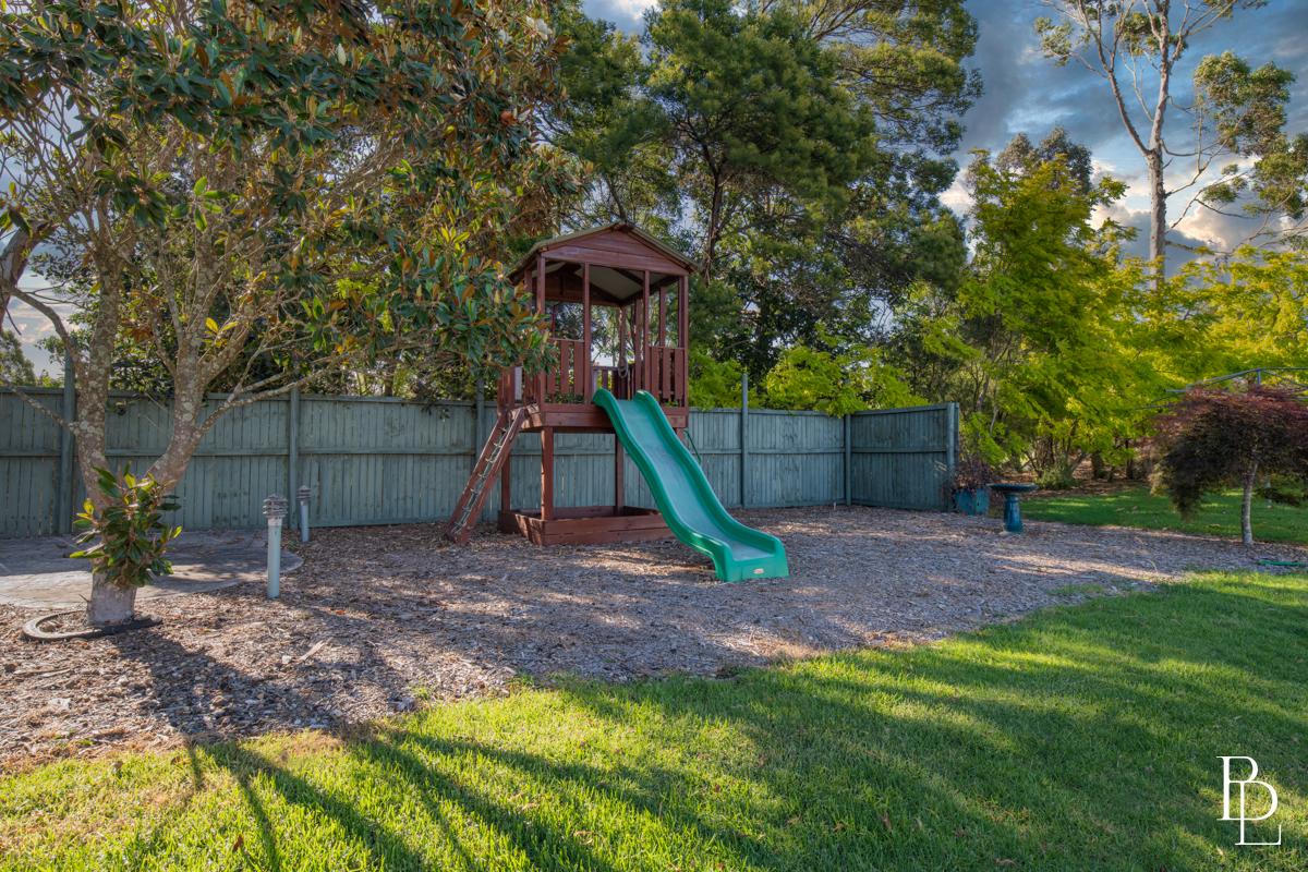 5-bedroom house at 6 ALLAWAH PLACE, Dunmore NSW 2529, Shellharbour, New South Wales