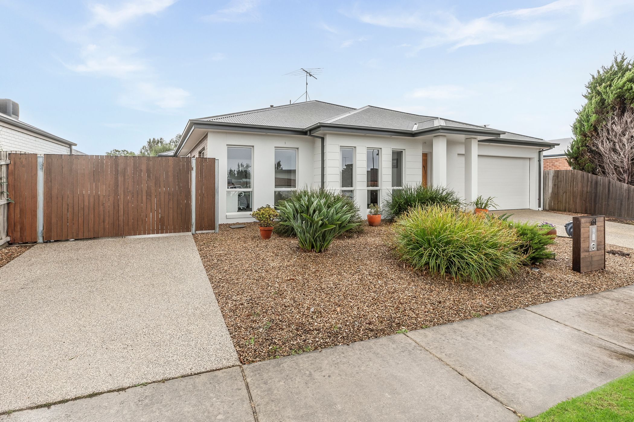 61 OAKDEAN BOULEVARD, Ocean Grove VIC 3226 - Image 2