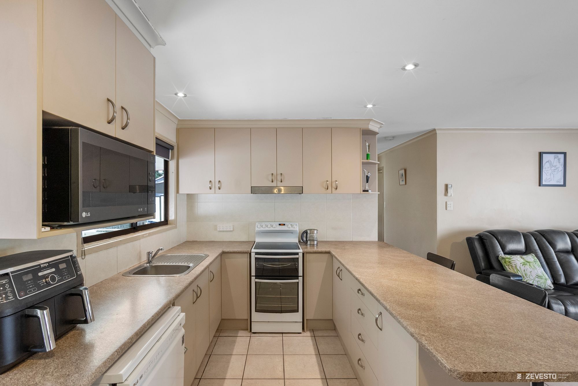34 SHARON DRIVE, Eagleby QLD 4207 - Image 5