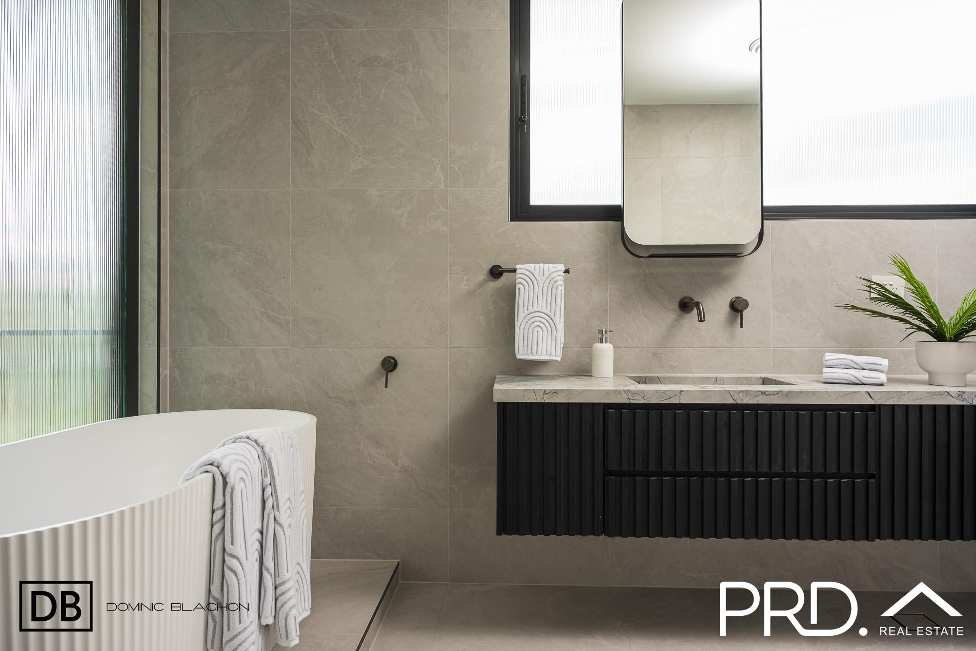 4-bedroom unit at 6 Tyalgum Avenue, Panania, NSW 2213, Canterbury-Bankstown, New South Wales