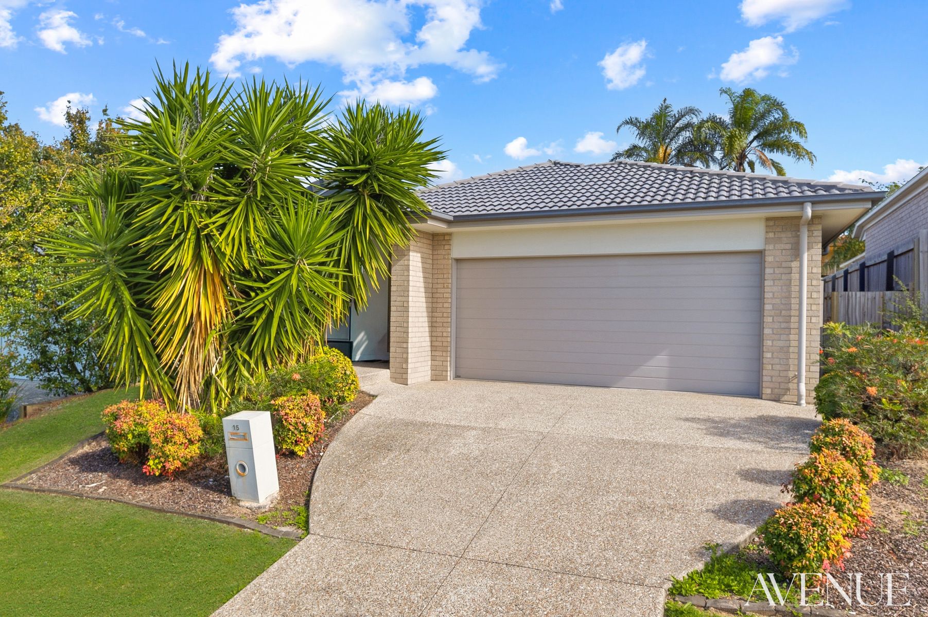 15 Hobson Place, Boronia Heights QLD 4124 - Image 1