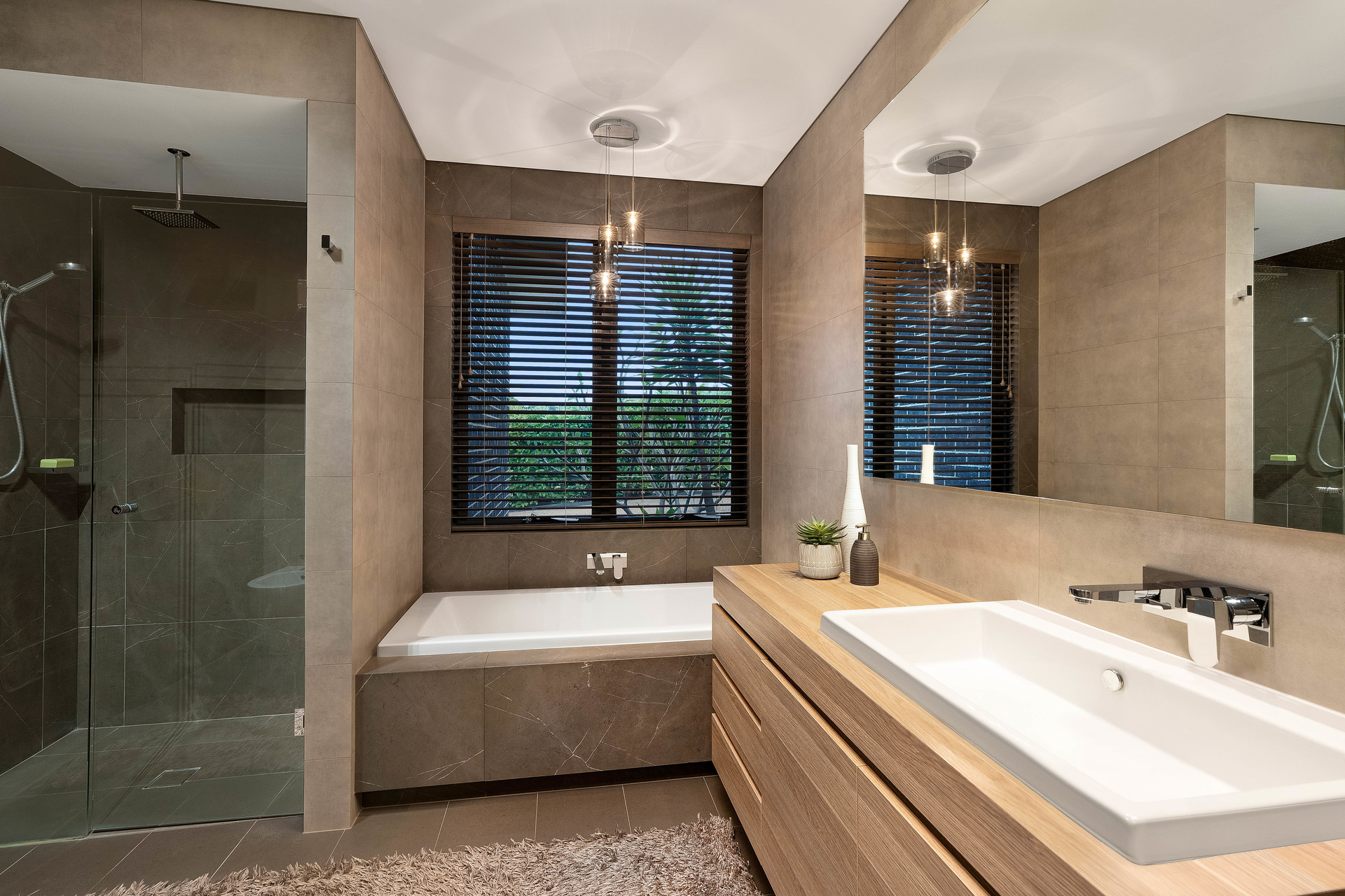 6-bedroom house at 21 TWIN CREEKS DRIVE, Luddenham NSW 2745, Liverpool, New South Wales