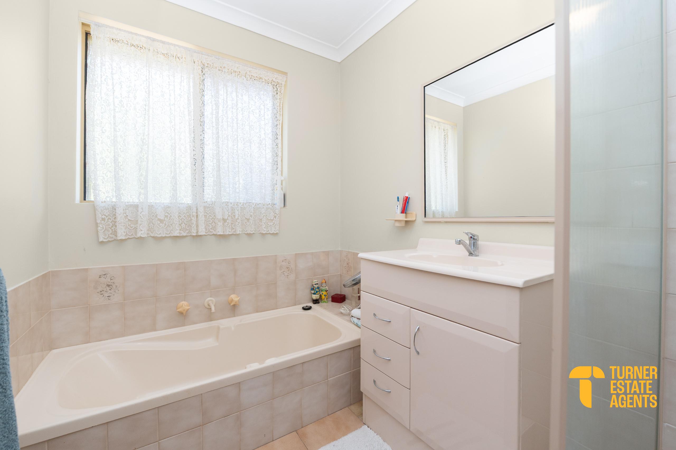 17 Luffe Court, Swan View, WA 6056 - Image 7