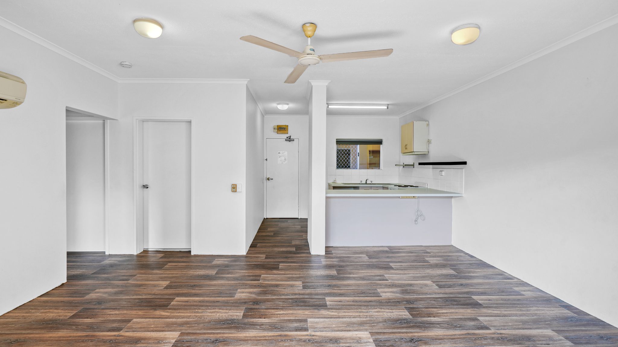 210/191-193 Mcleod Street, Cairns North, Qld, 4870 - Image 2