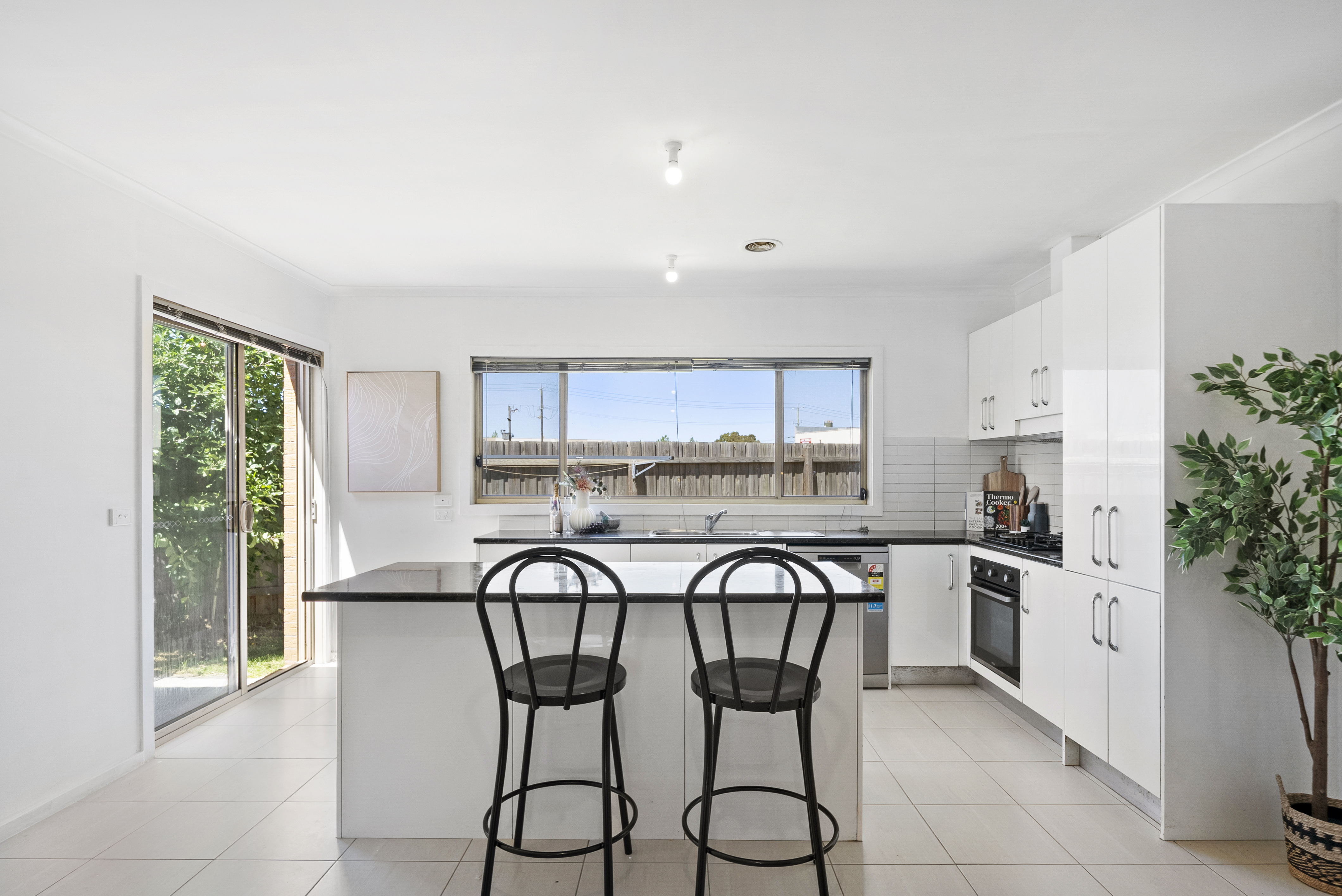 3-bedroom unit at 3 77 WATTLE DRIVE, DOVETON VIC 3177, Casey, Victoria